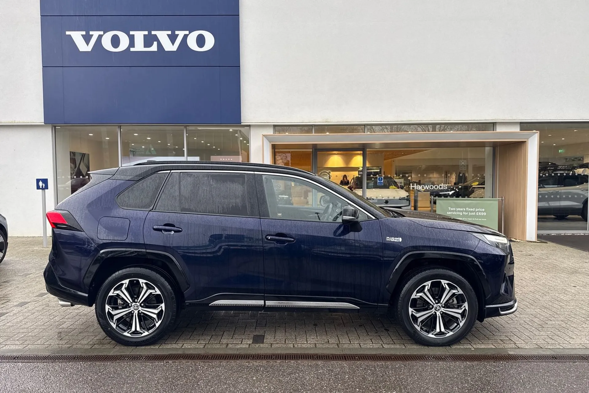 TOYOTA RAV4 thumbnail image number 2