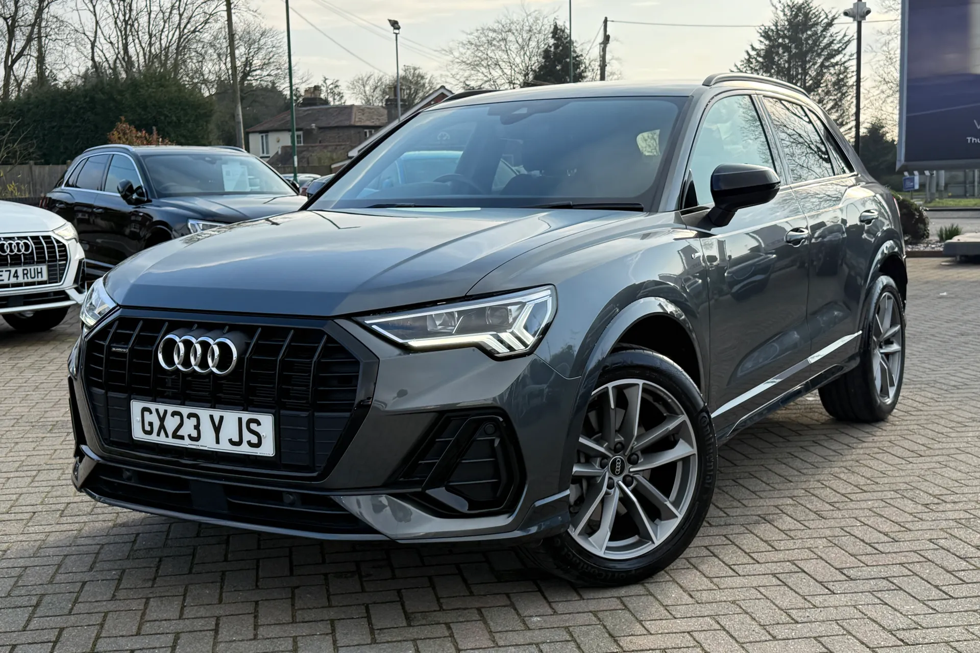 Audi Q3 thumbnail image number 23