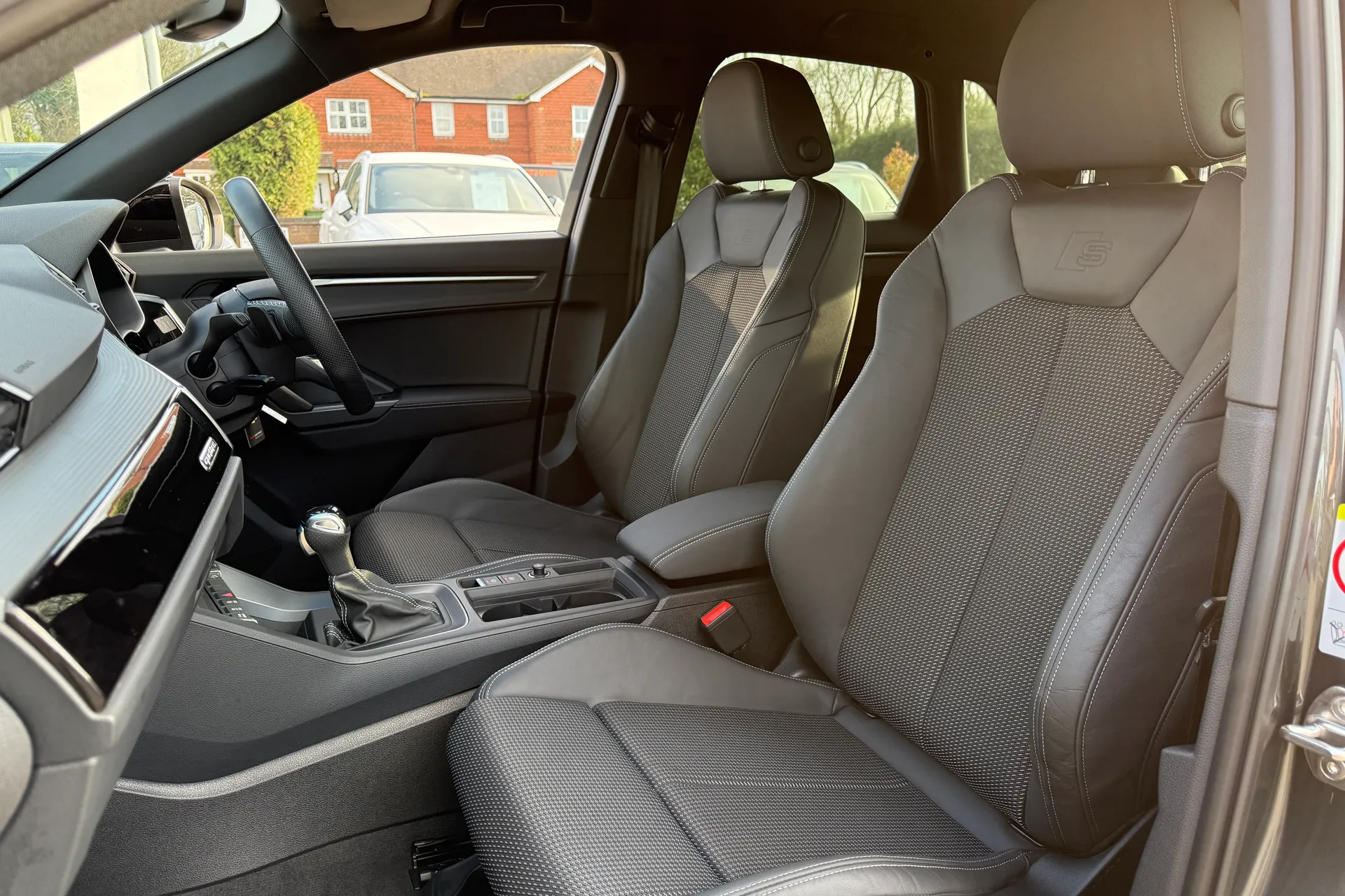 Audi Q3 thumbnail image number 27