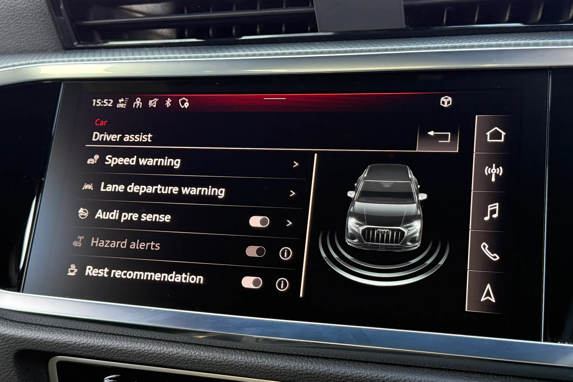 Audi Q3 thumbnail image number 9