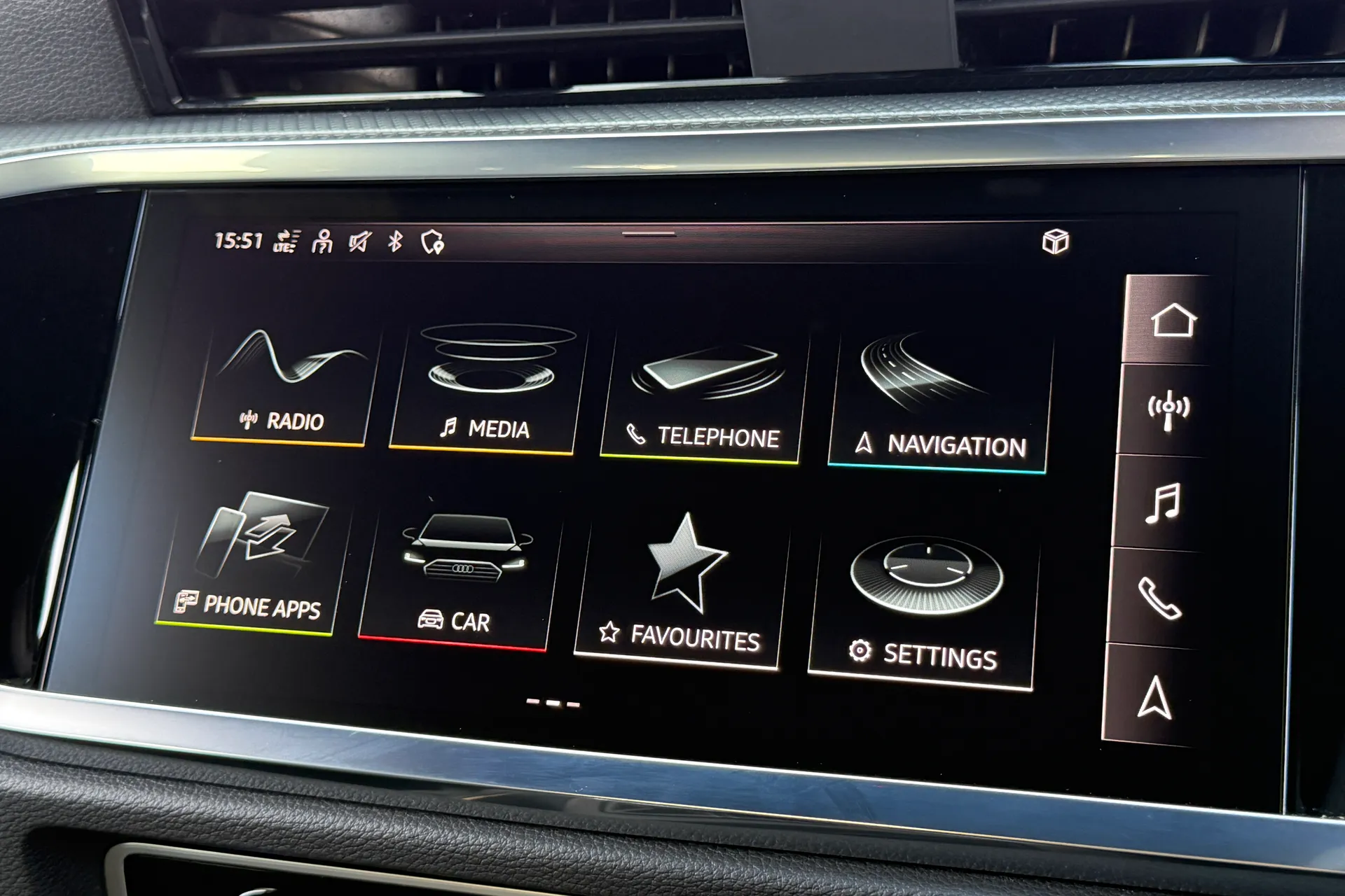 Audi Q3 thumbnail image number 11