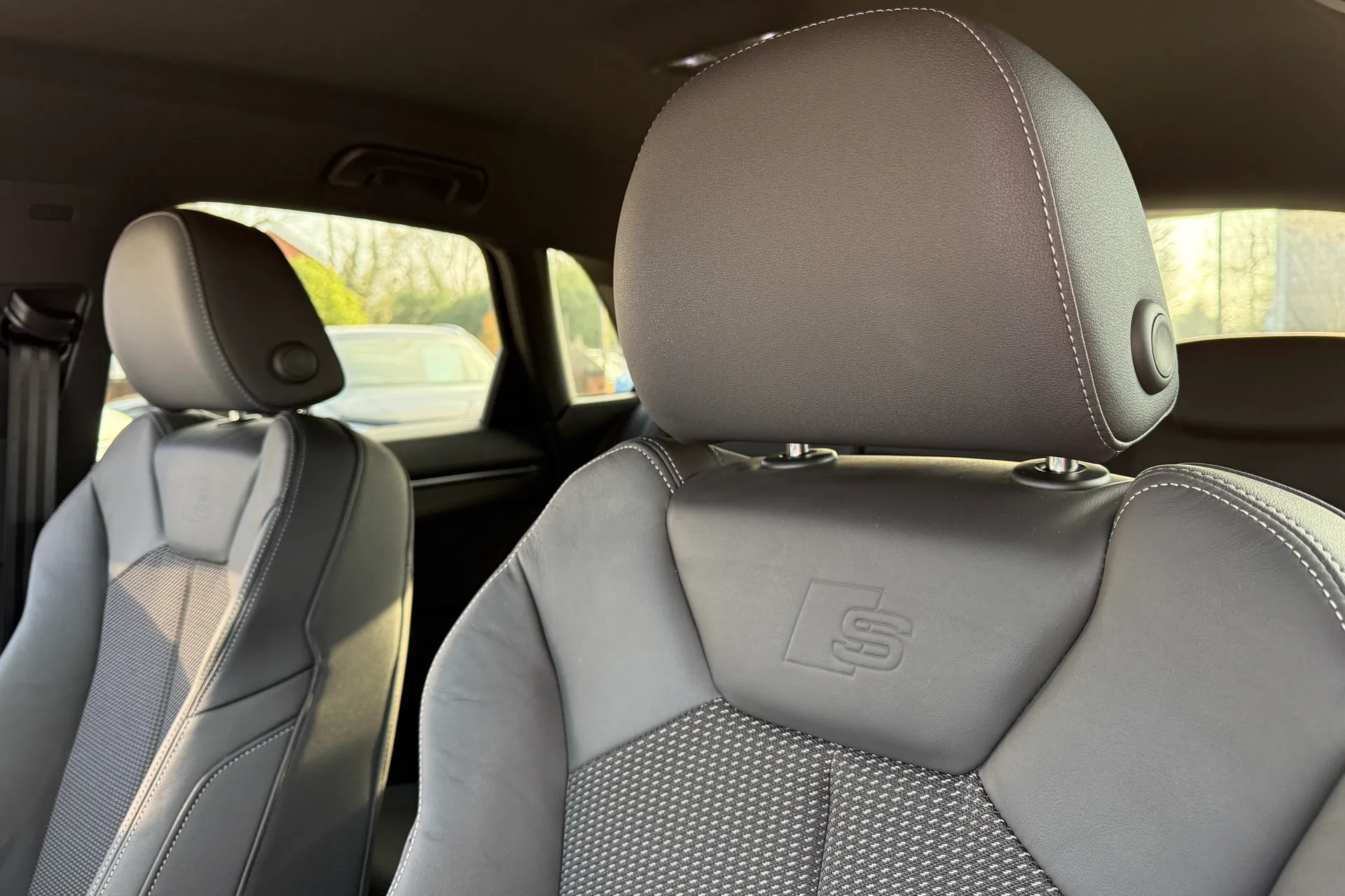 Audi Q3 thumbnail image number 28