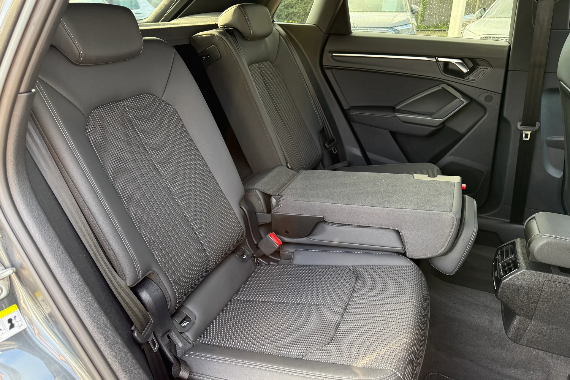 Audi Q3 thumbnail image number 44