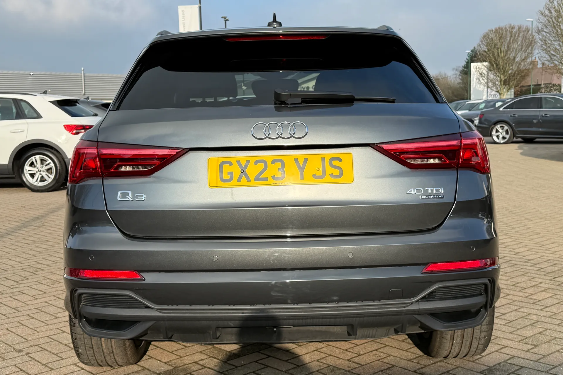 Audi Q3 thumbnail image number 30