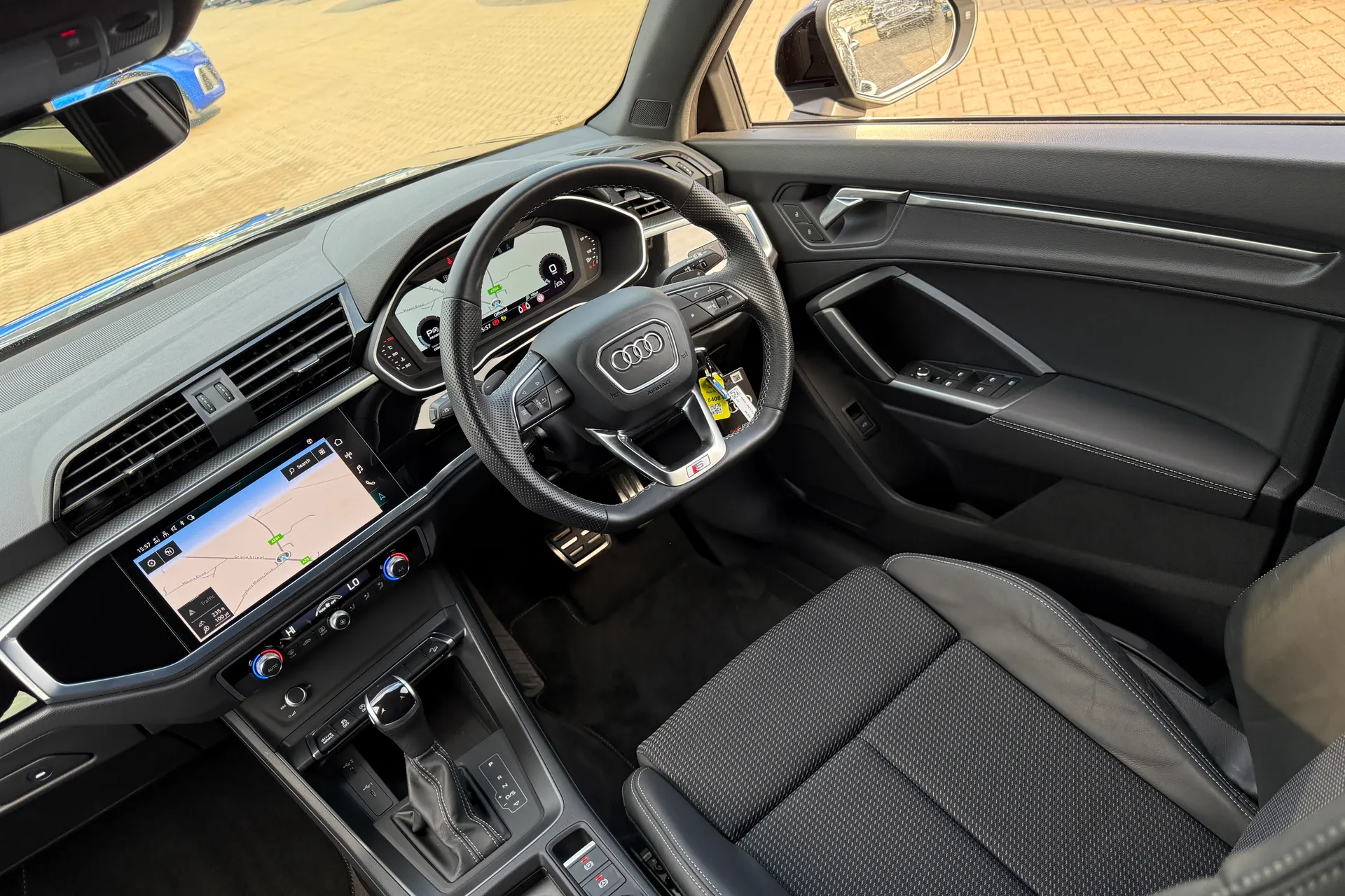 Audi Q3 thumbnail image number 39