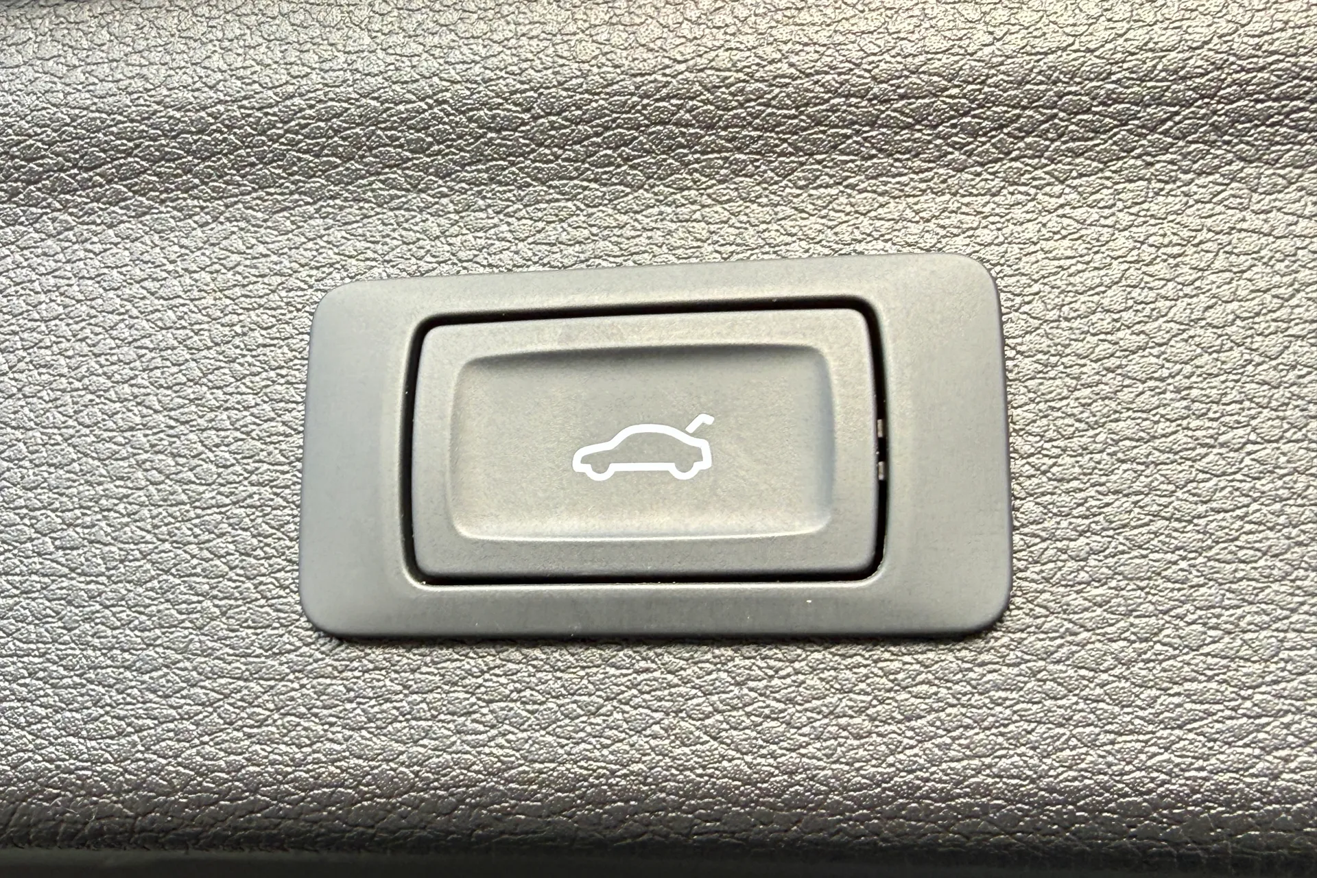 Audi Q3 thumbnail image number 34