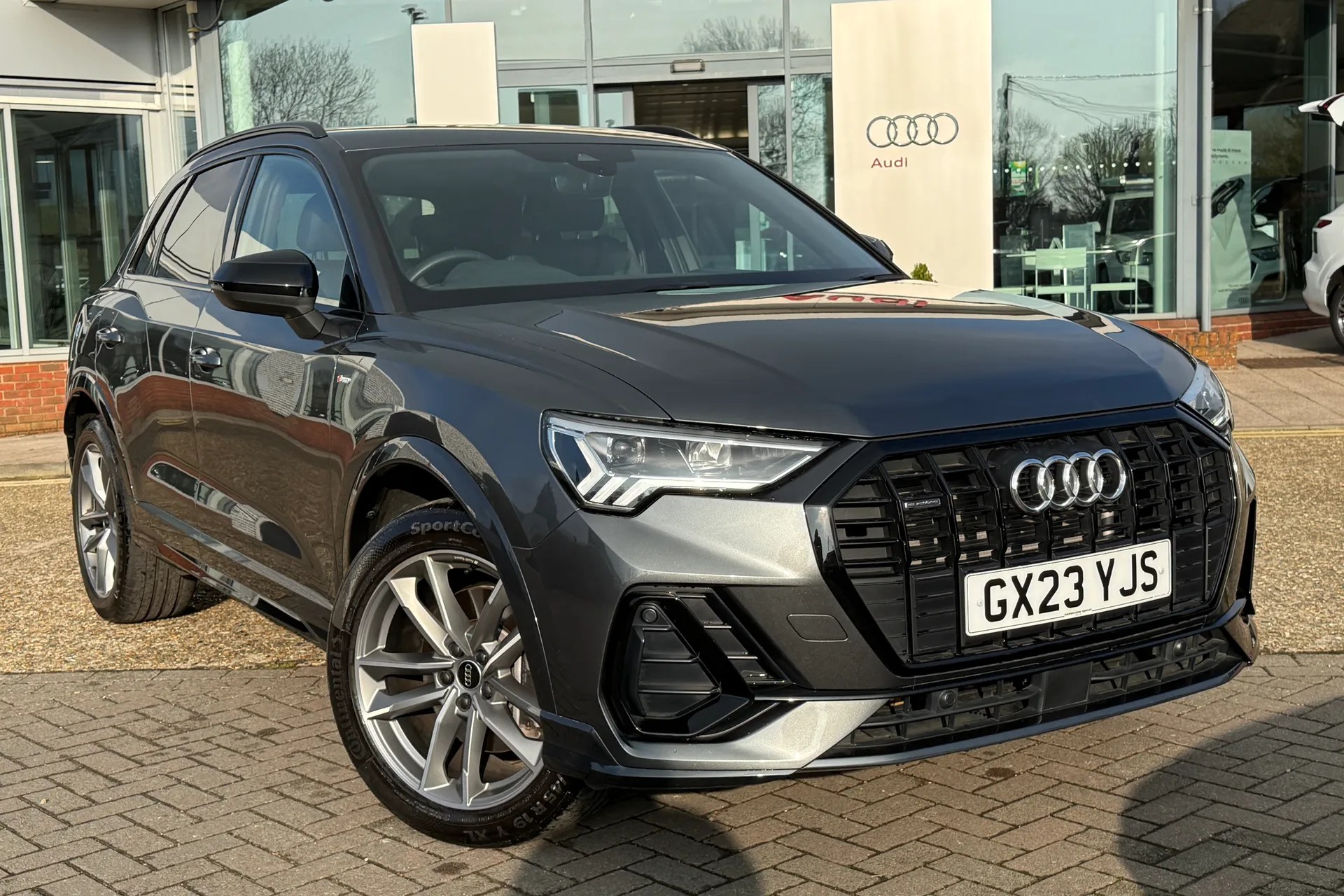 Audi Q3 thumbnail image number 21