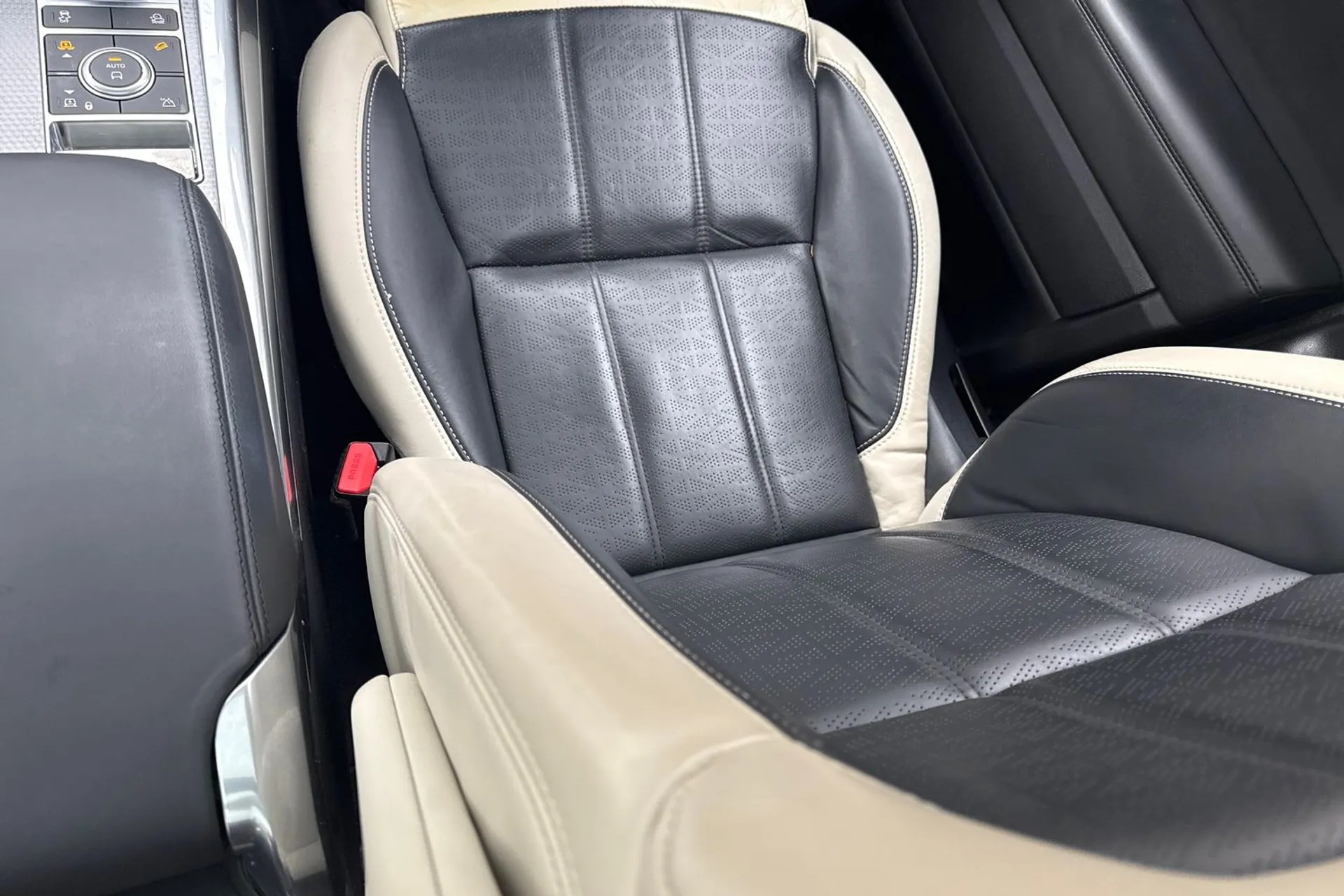 LAND ROVER RANGE ROVER SPORT thumbnail image number 35