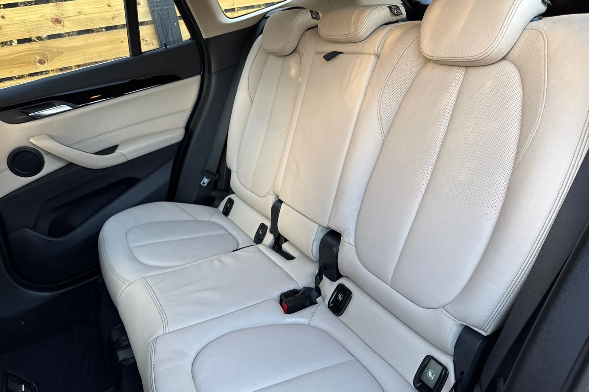 BMW X1 thumbnail image number 32