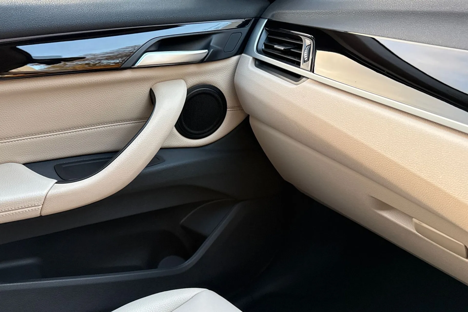 BMW X1 thumbnail image number 55