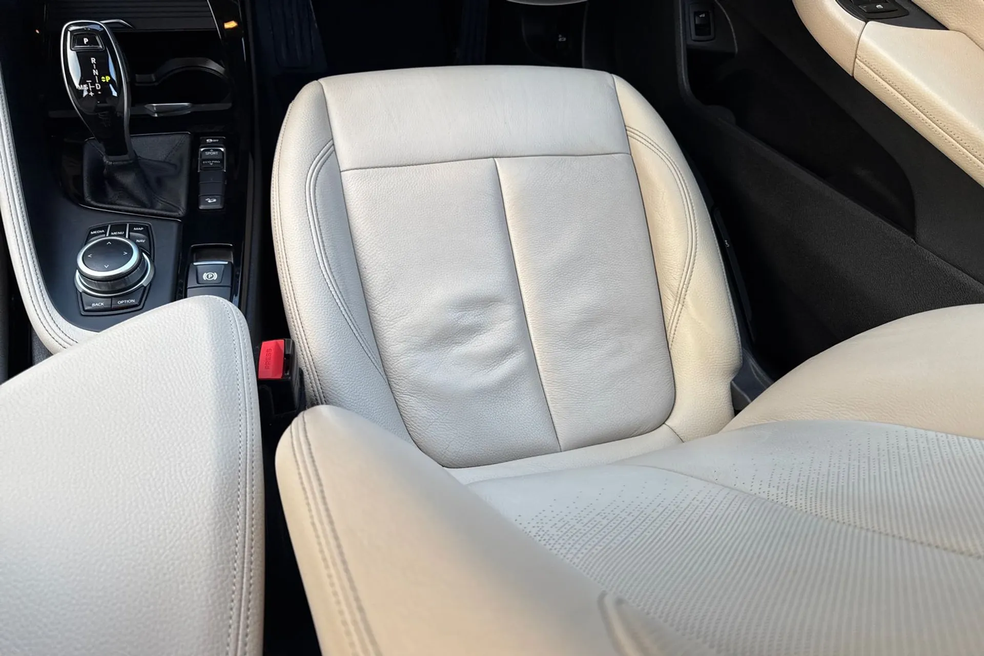 BMW X1 thumbnail image number 35