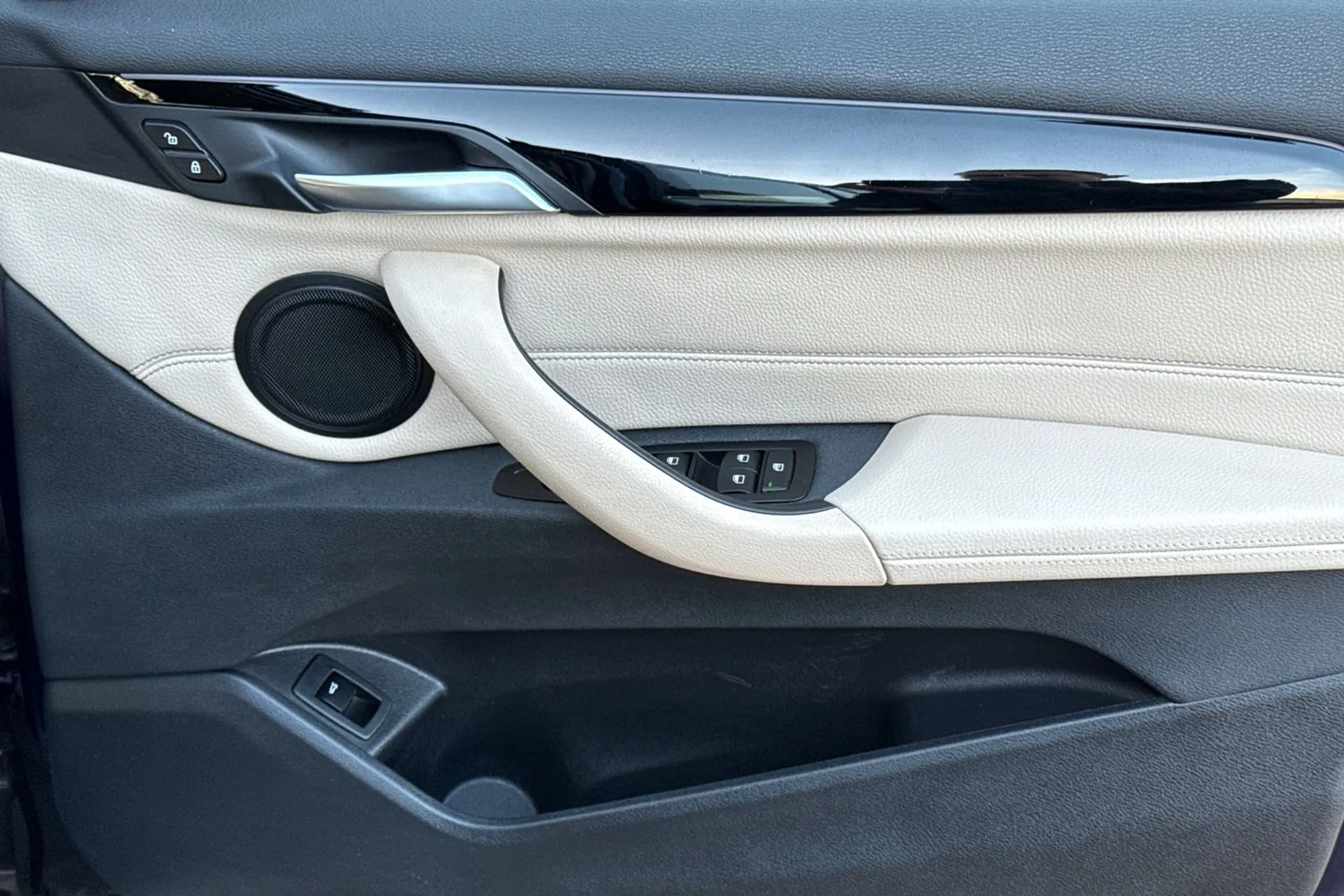 BMW X1 thumbnail image number 41