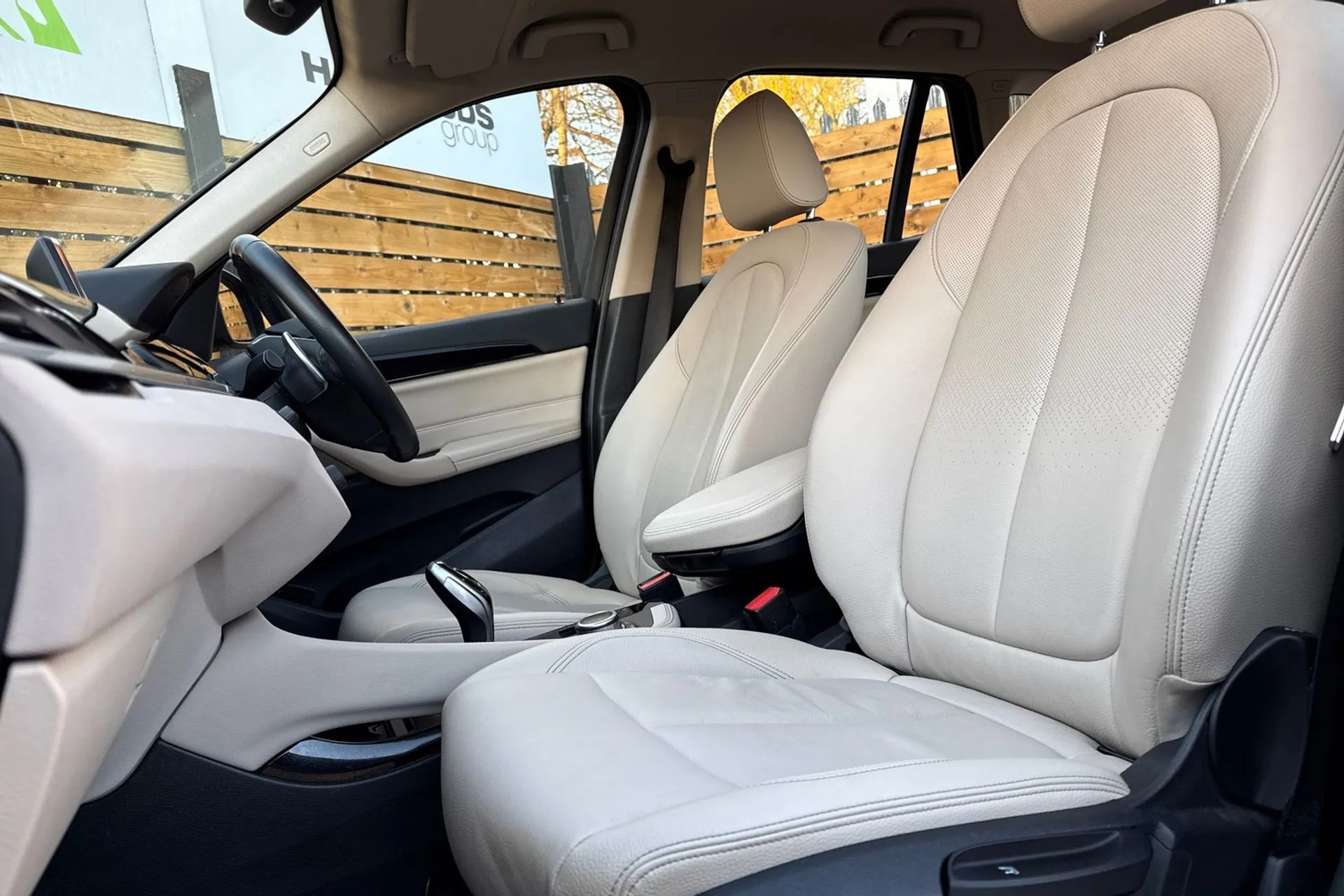 BMW X1 thumbnail image number 30