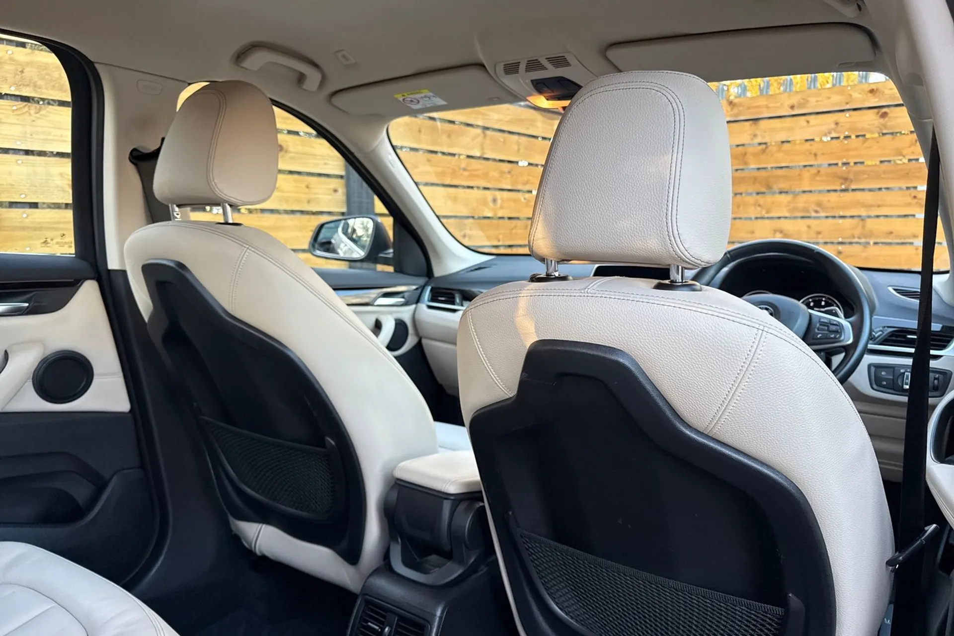 BMW X1 thumbnail image number 25