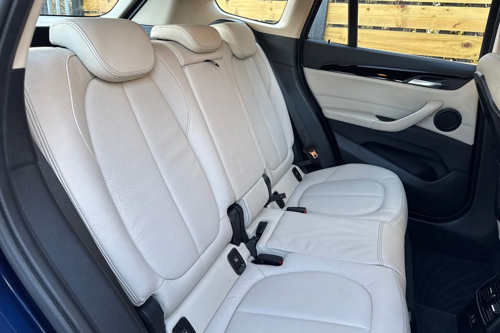 BMW X1 thumbnail image number 24