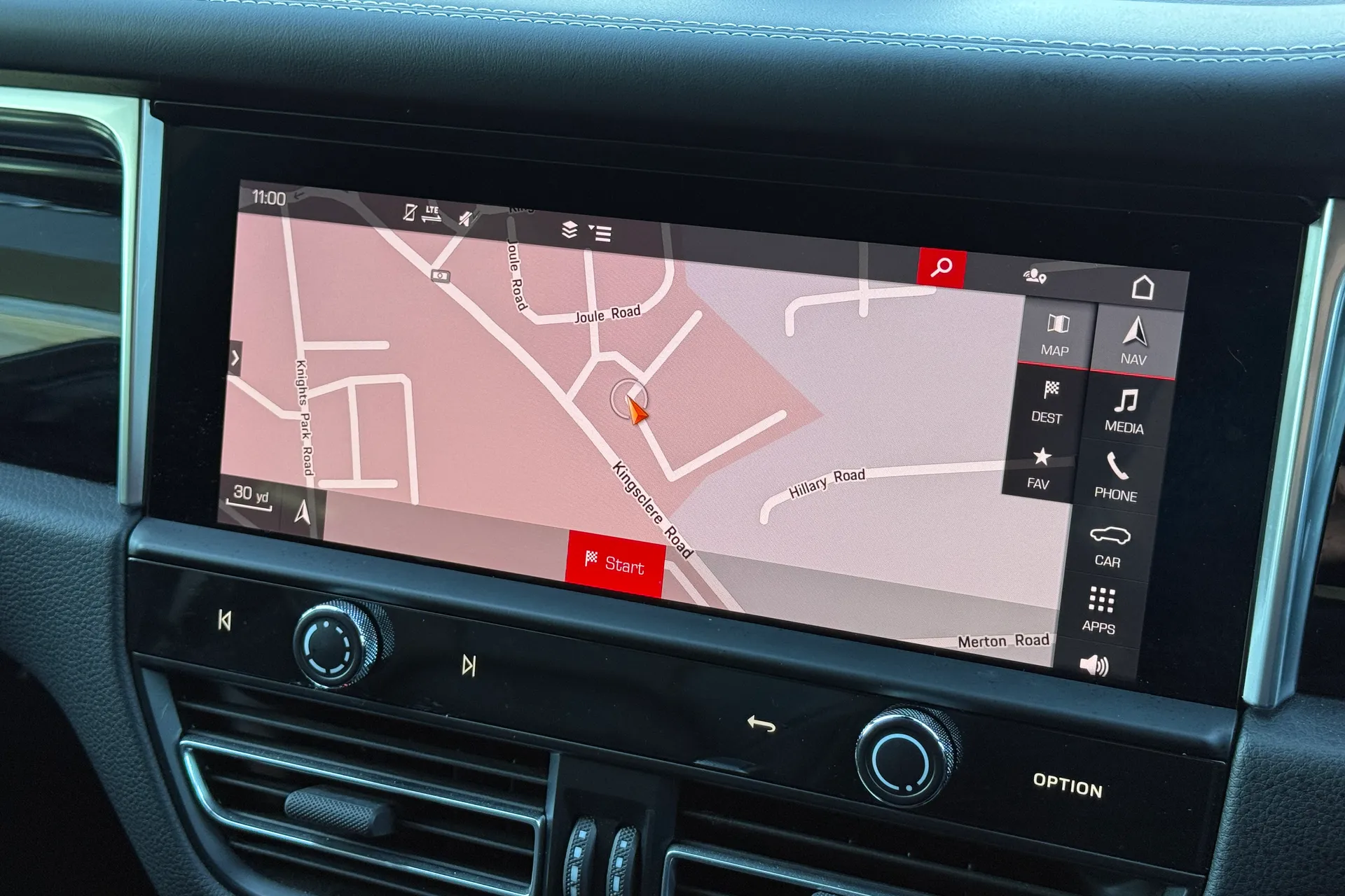 Porsche MACAN thumbnail image number 28