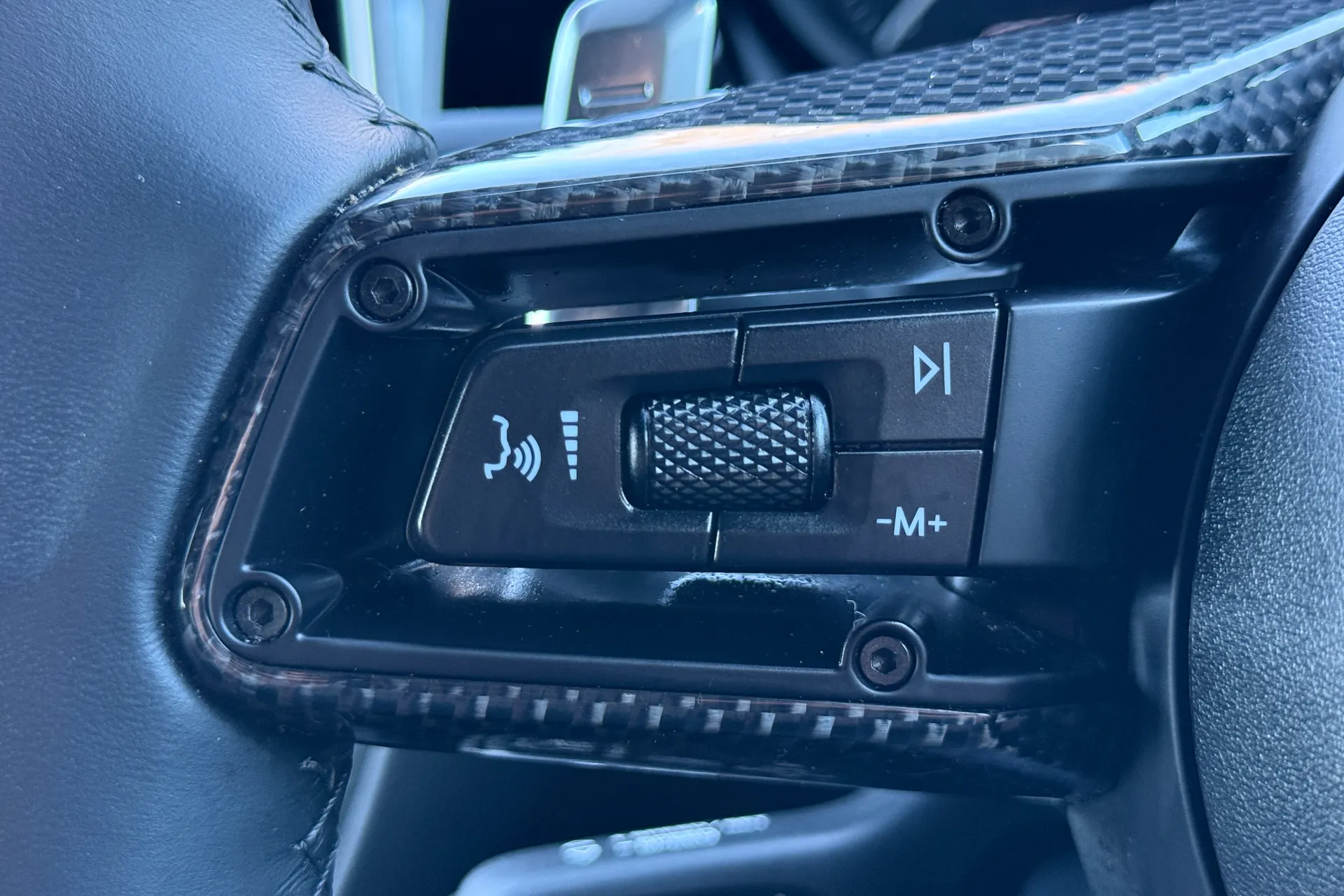 Porsche MACAN thumbnail image number 24