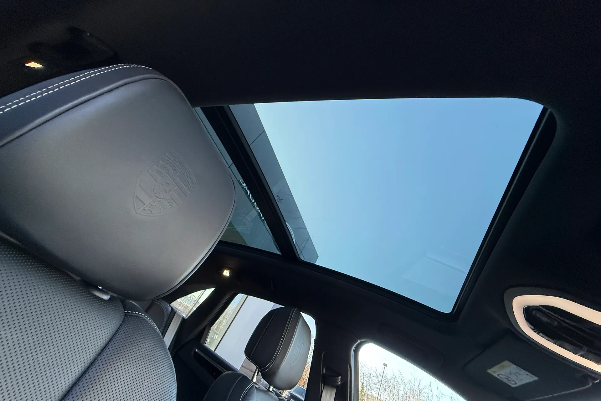 Porsche MACAN thumbnail image number 34