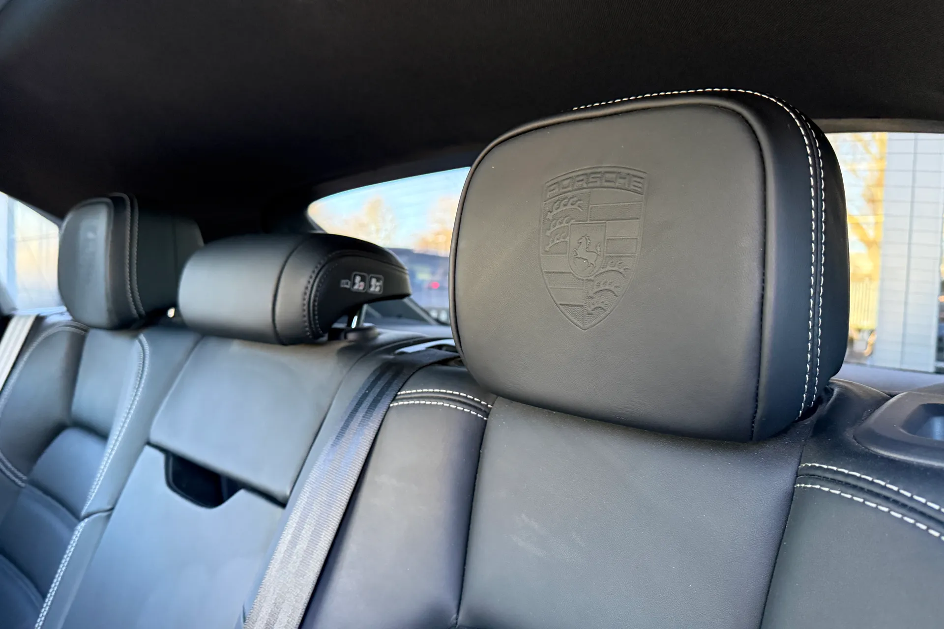 Porsche MACAN thumbnail image number 48