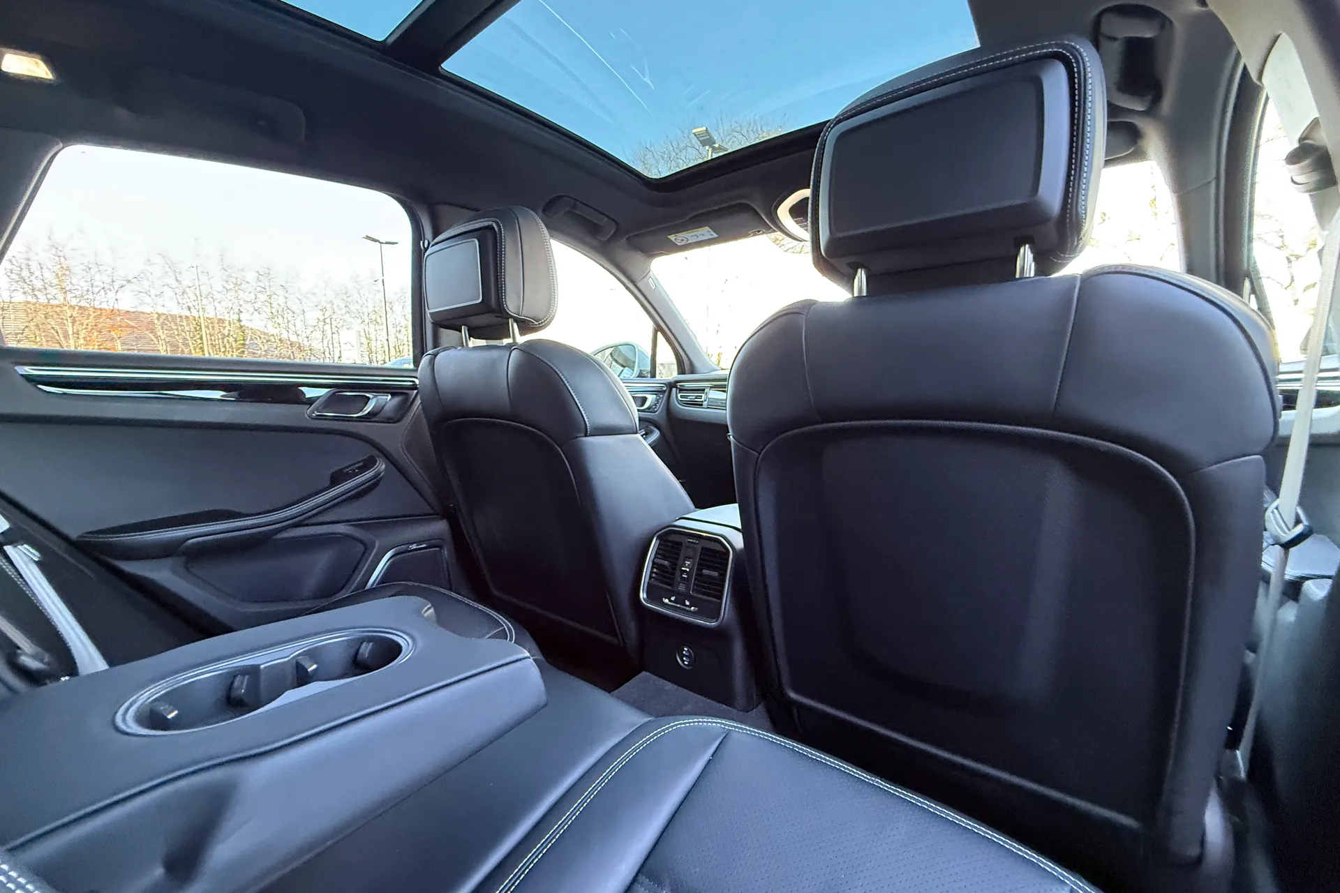 Porsche MACAN thumbnail image number 41