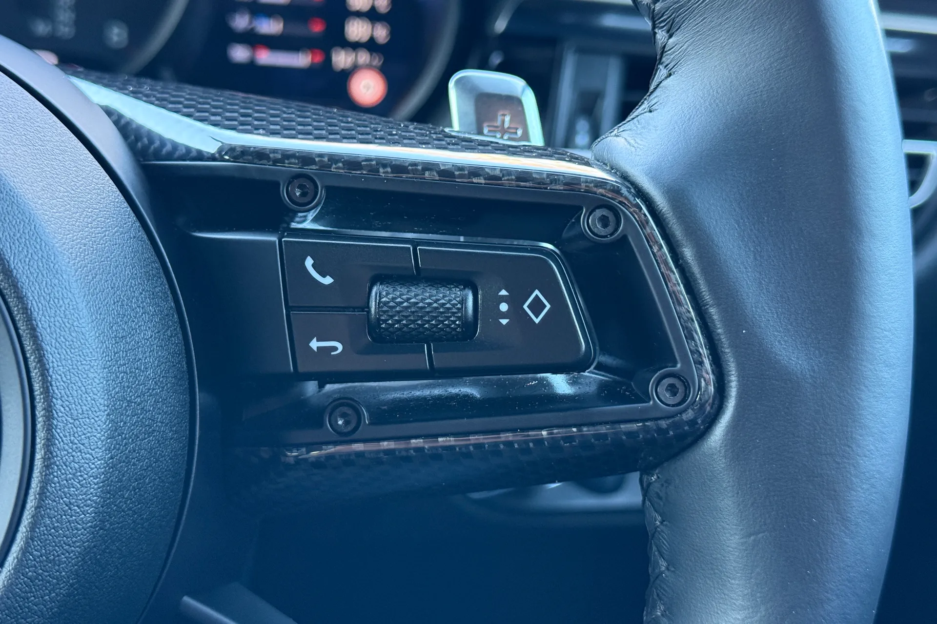 Porsche MACAN thumbnail image number 26