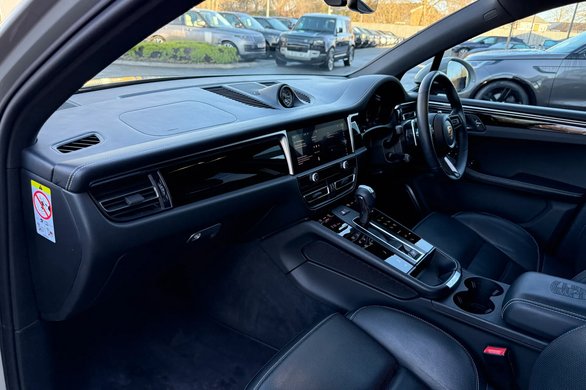 Porsche MACAN thumbnail image number 46