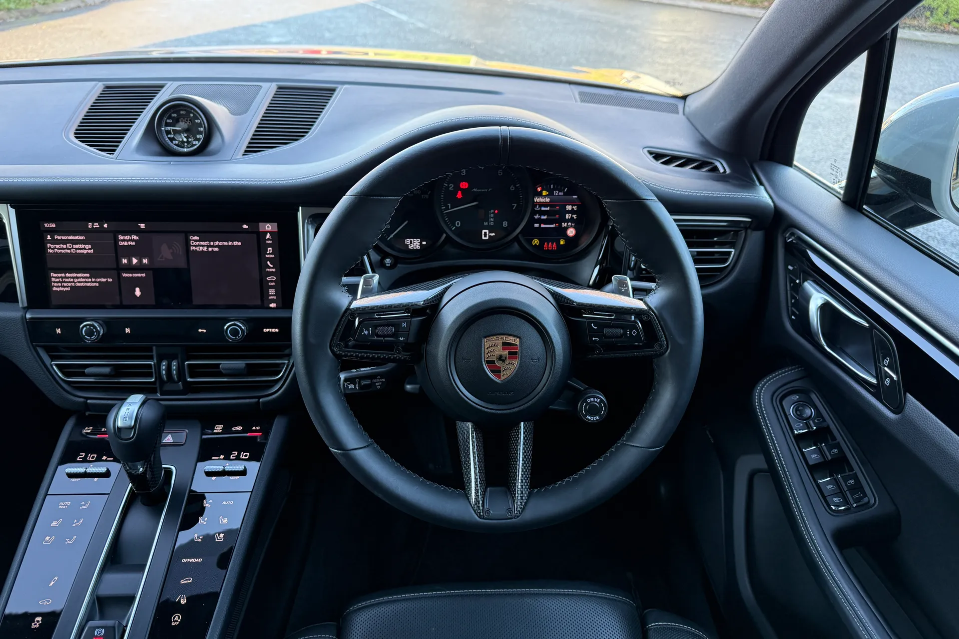 Porsche MACAN thumbnail image number 14