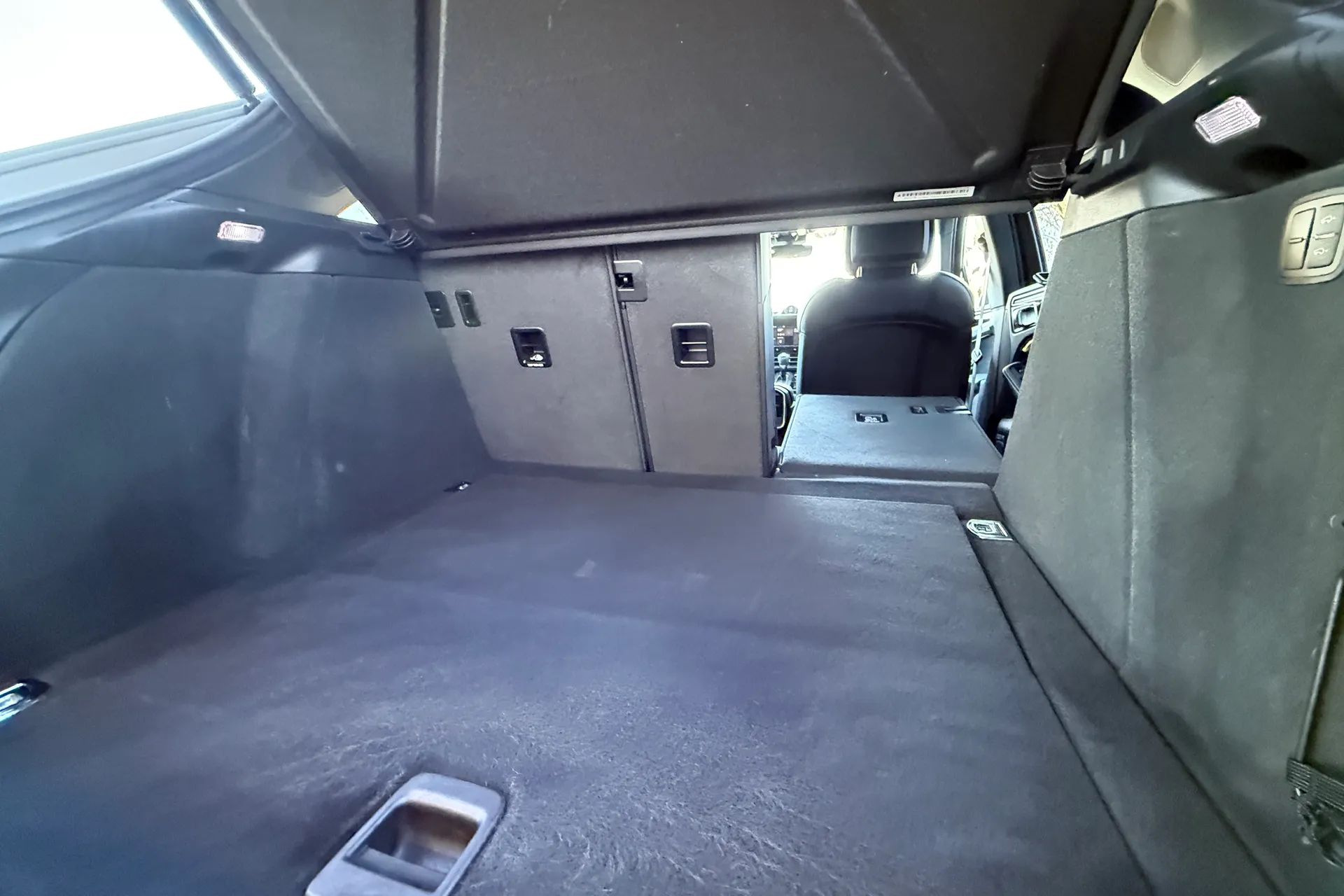 Porsche MACAN thumbnail image number 42