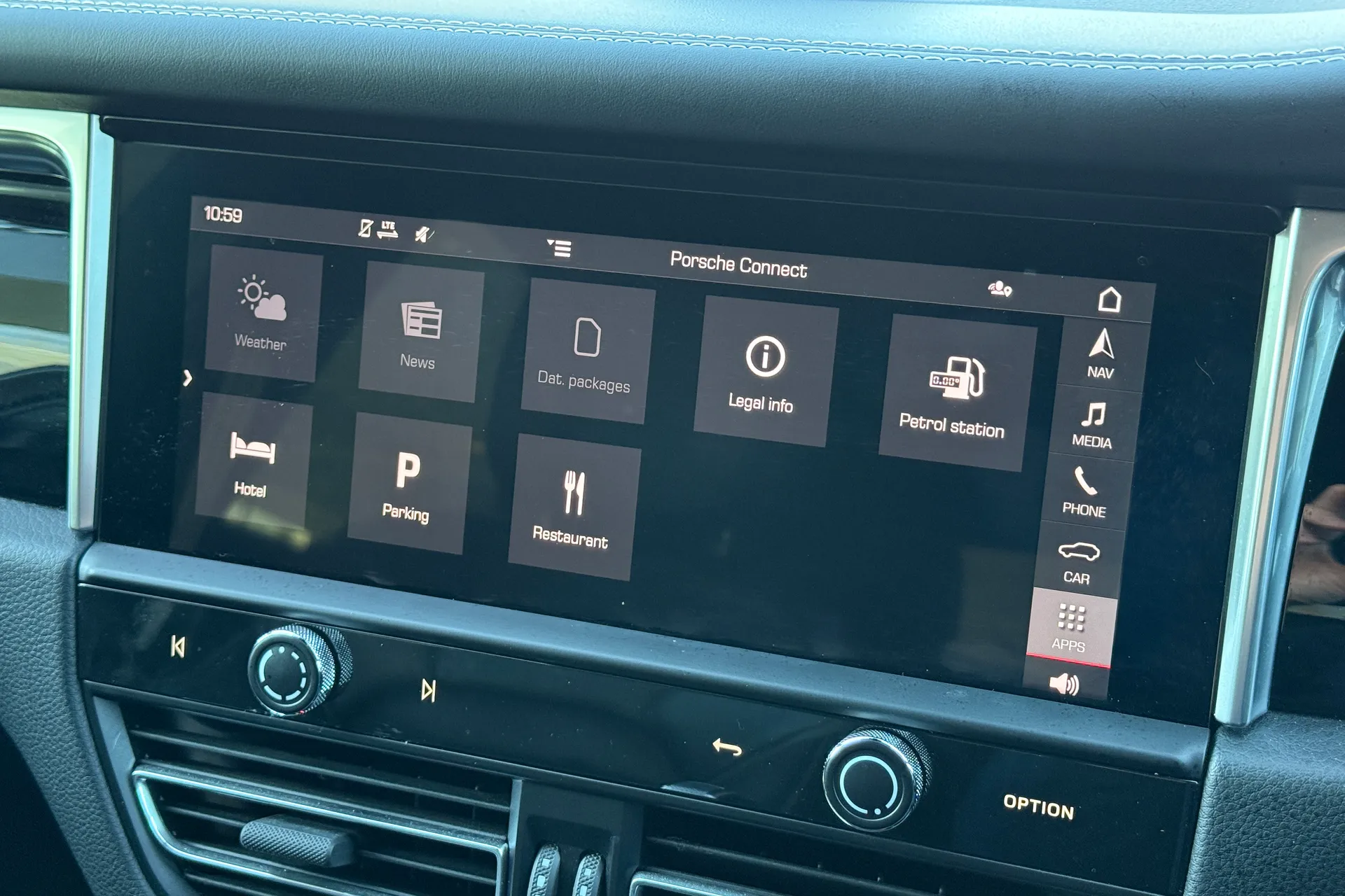 Porsche MACAN thumbnail image number 45