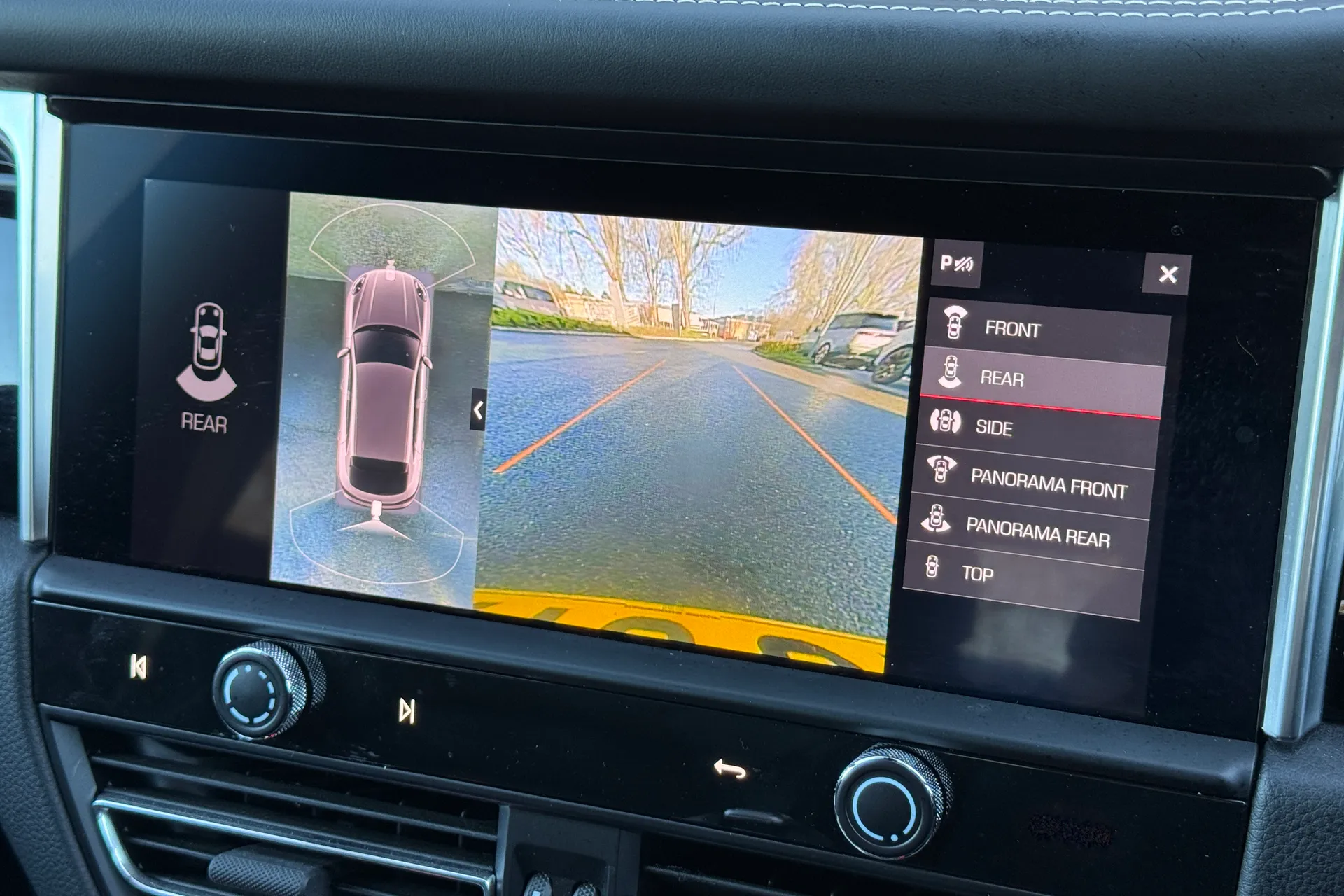 Porsche MACAN thumbnail image number 4