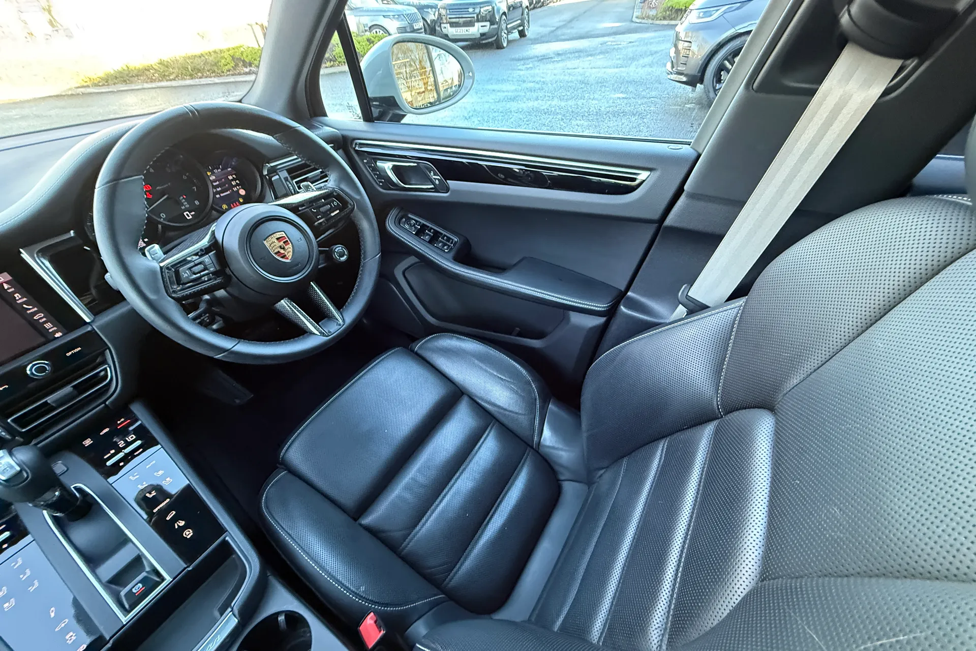 Porsche MACAN thumbnail image number 13