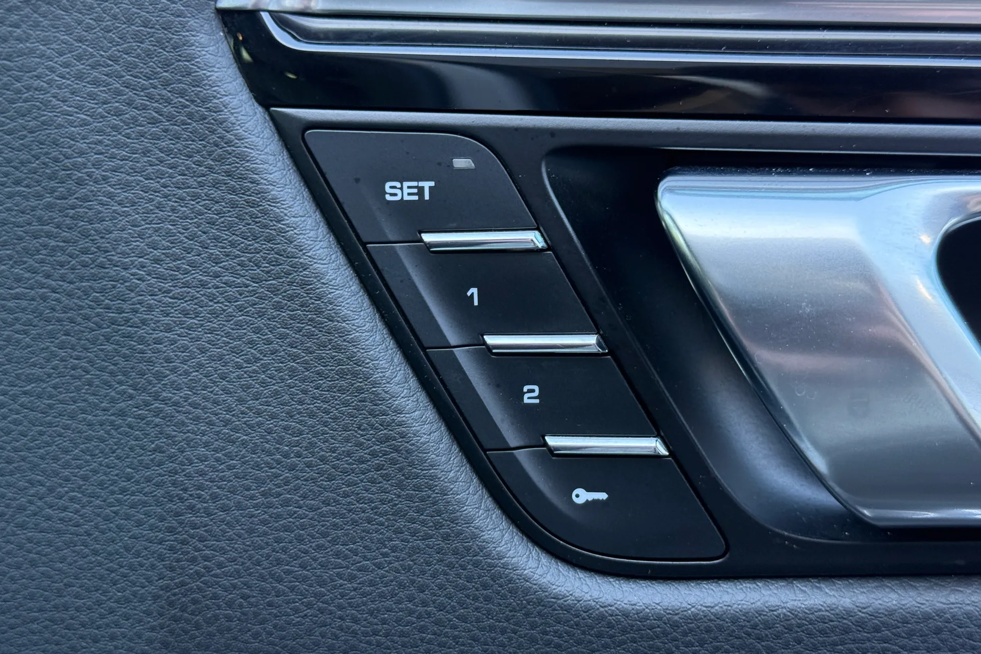 Porsche MACAN thumbnail image number 50