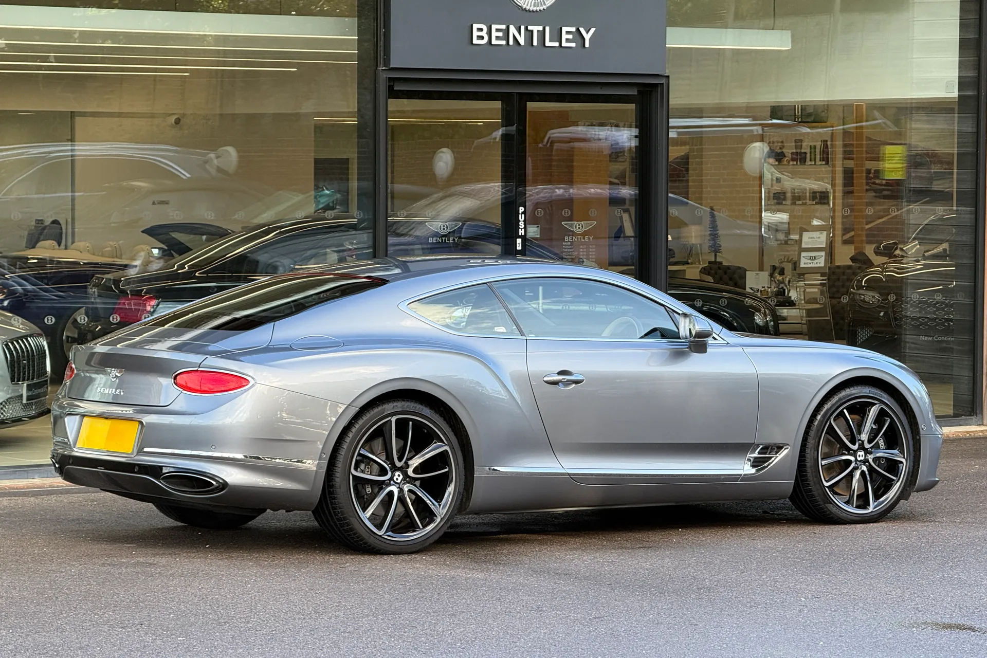 Bentley CONTINENTAL GT thumbnail image number 6