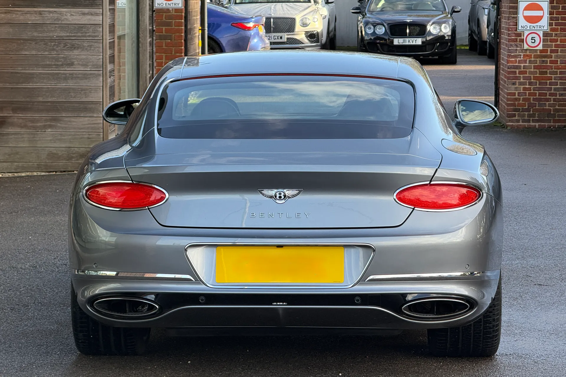 Bentley CONTINENTAL GT thumbnail image number 8