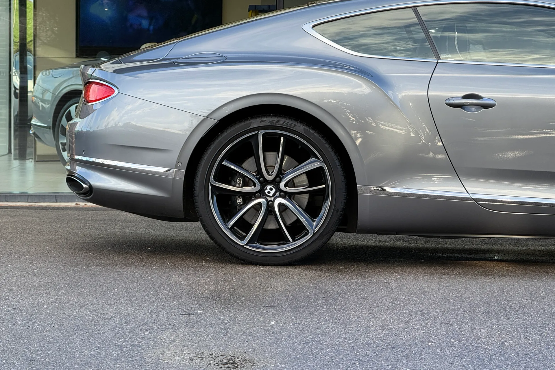 Bentley CONTINENTAL GT thumbnail image number 5
