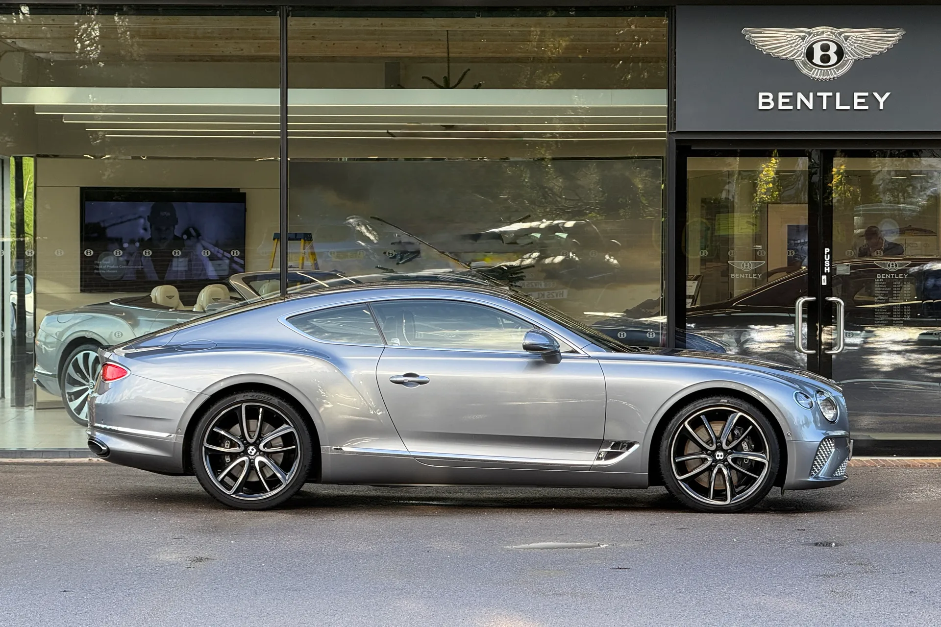 Bentley CONTINENTAL GT thumbnail image number 22