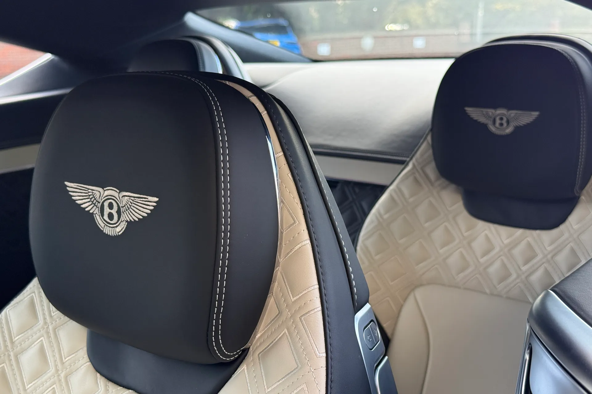 Bentley CONTINENTAL GT thumbnail image number 42