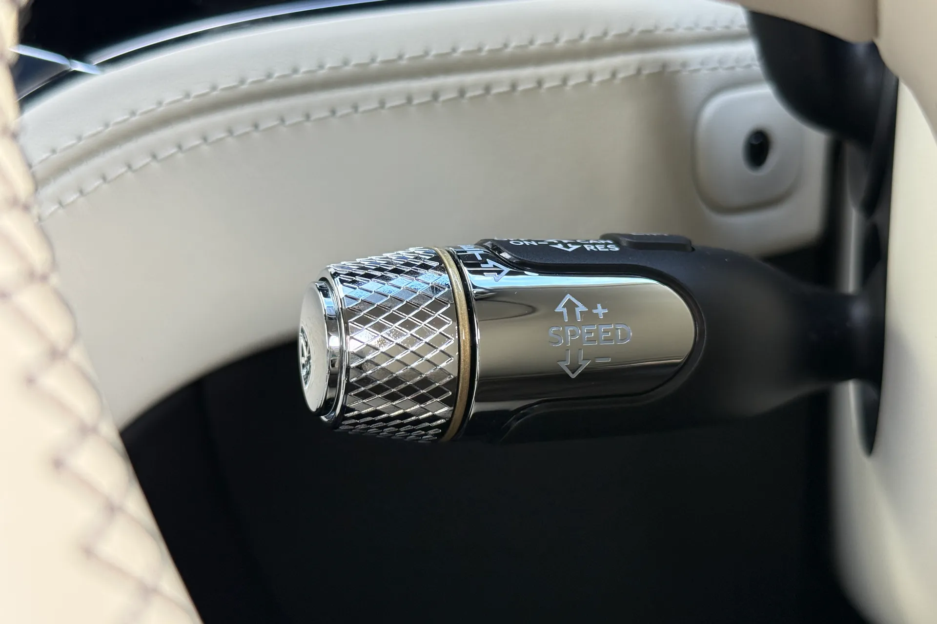 Bentley CONTINENTAL GT thumbnail image number 35