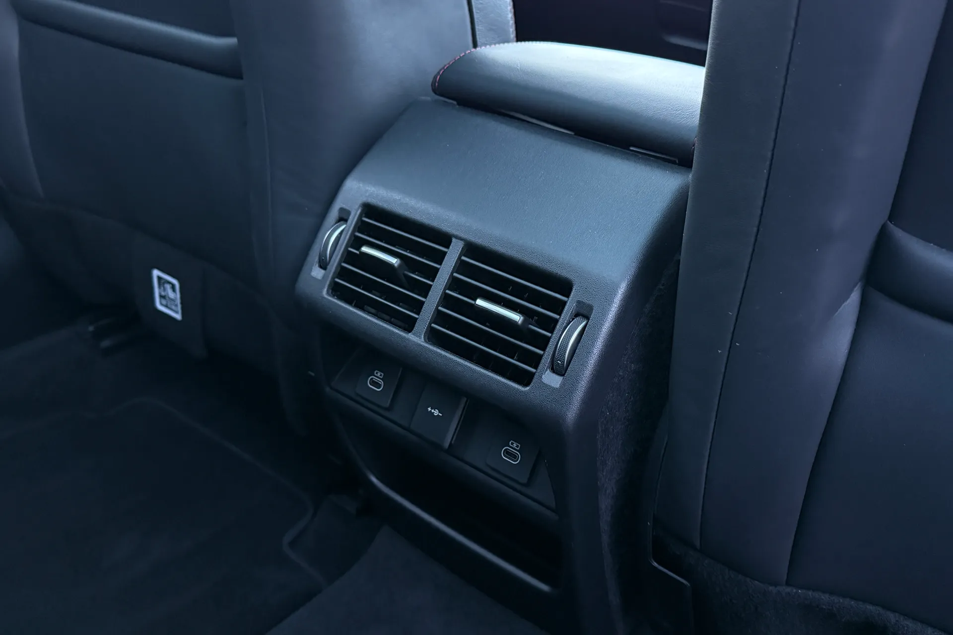 LAND ROVER DISCOVERY SPORT thumbnail image number 40