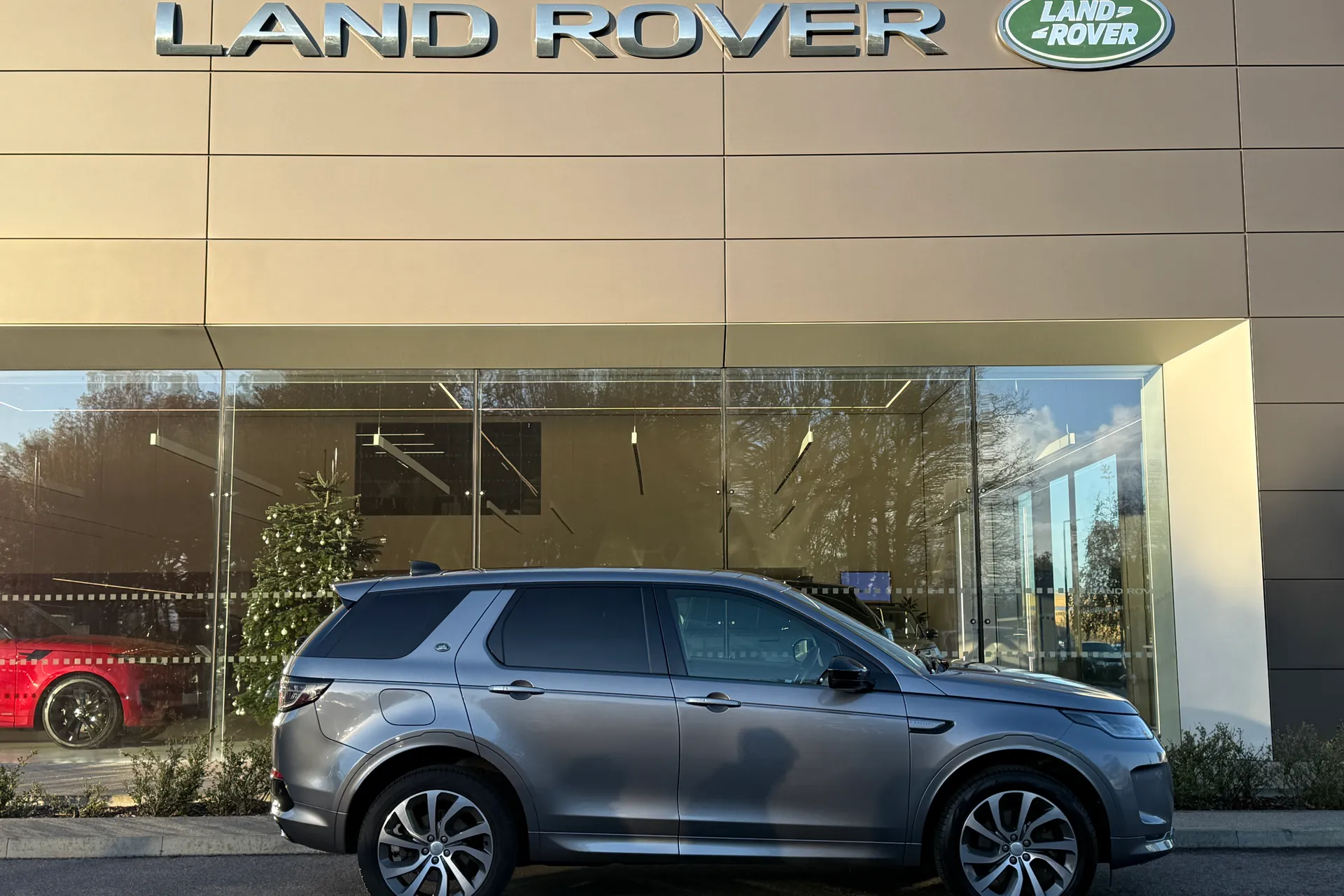 LAND ROVER DISCOVERY SPORT thumbnail image number 2