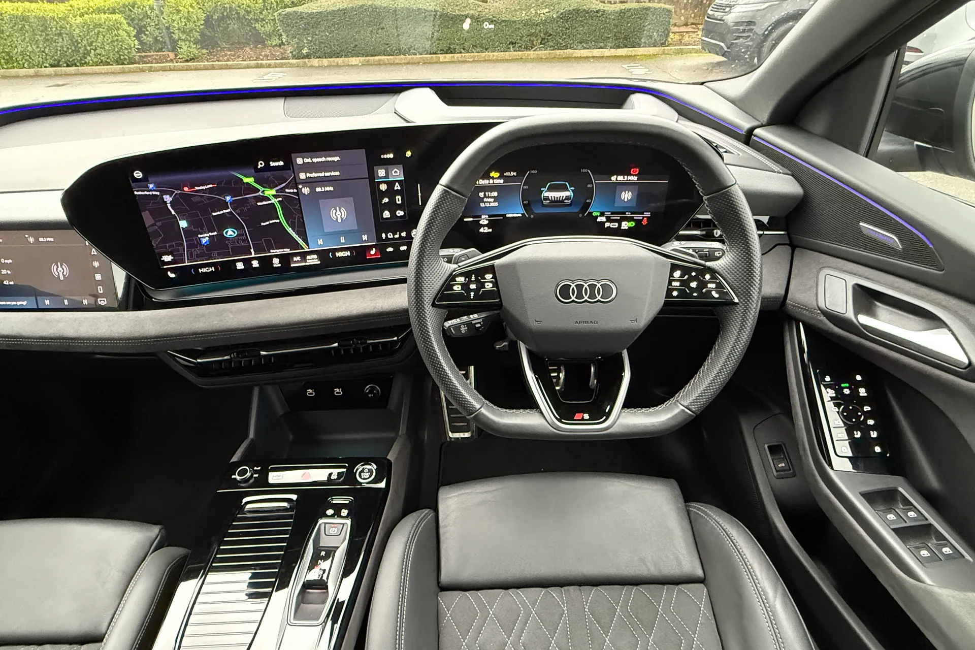 Audi Q6 thumbnail image number 30