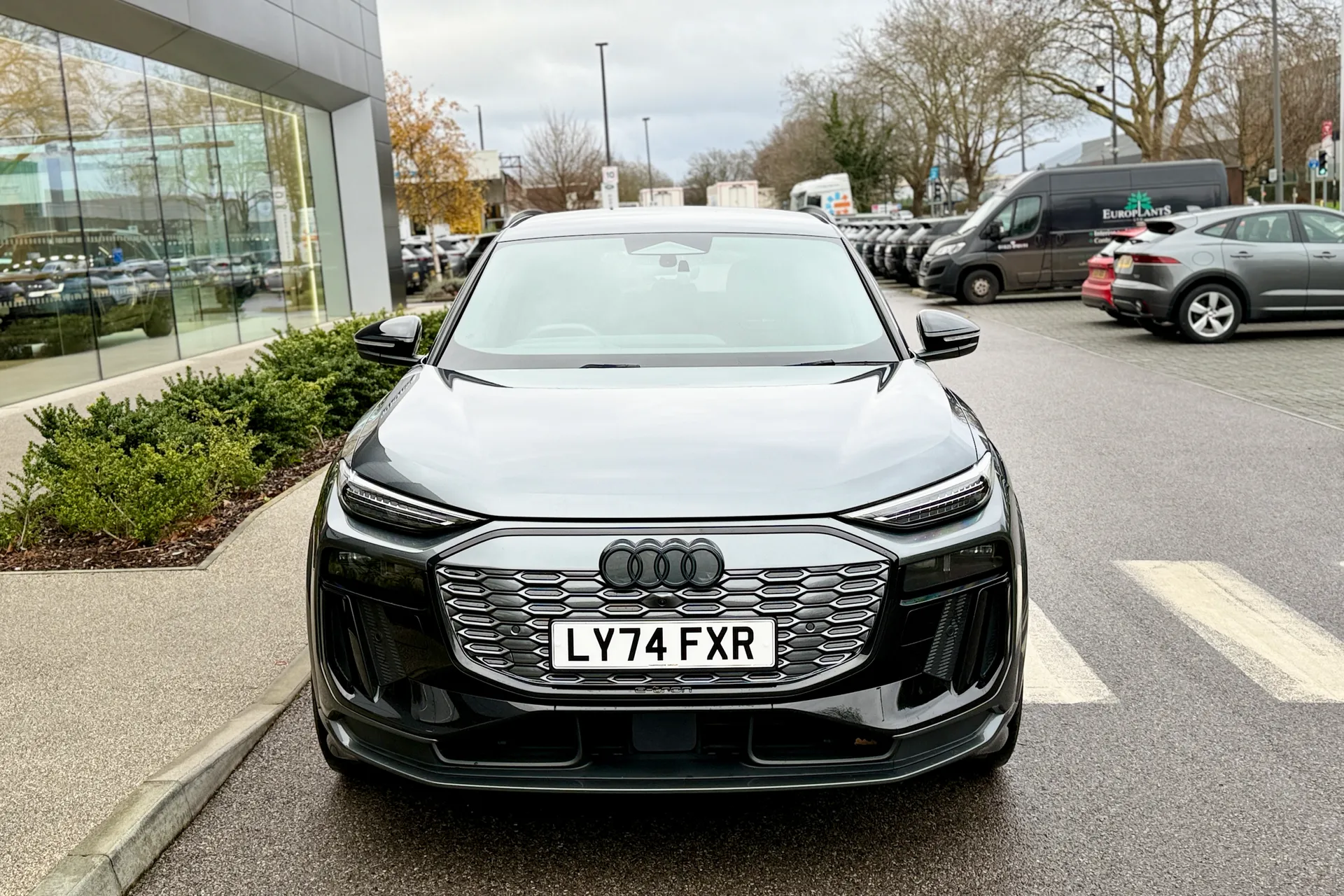 Audi Q6 thumbnail image number 19