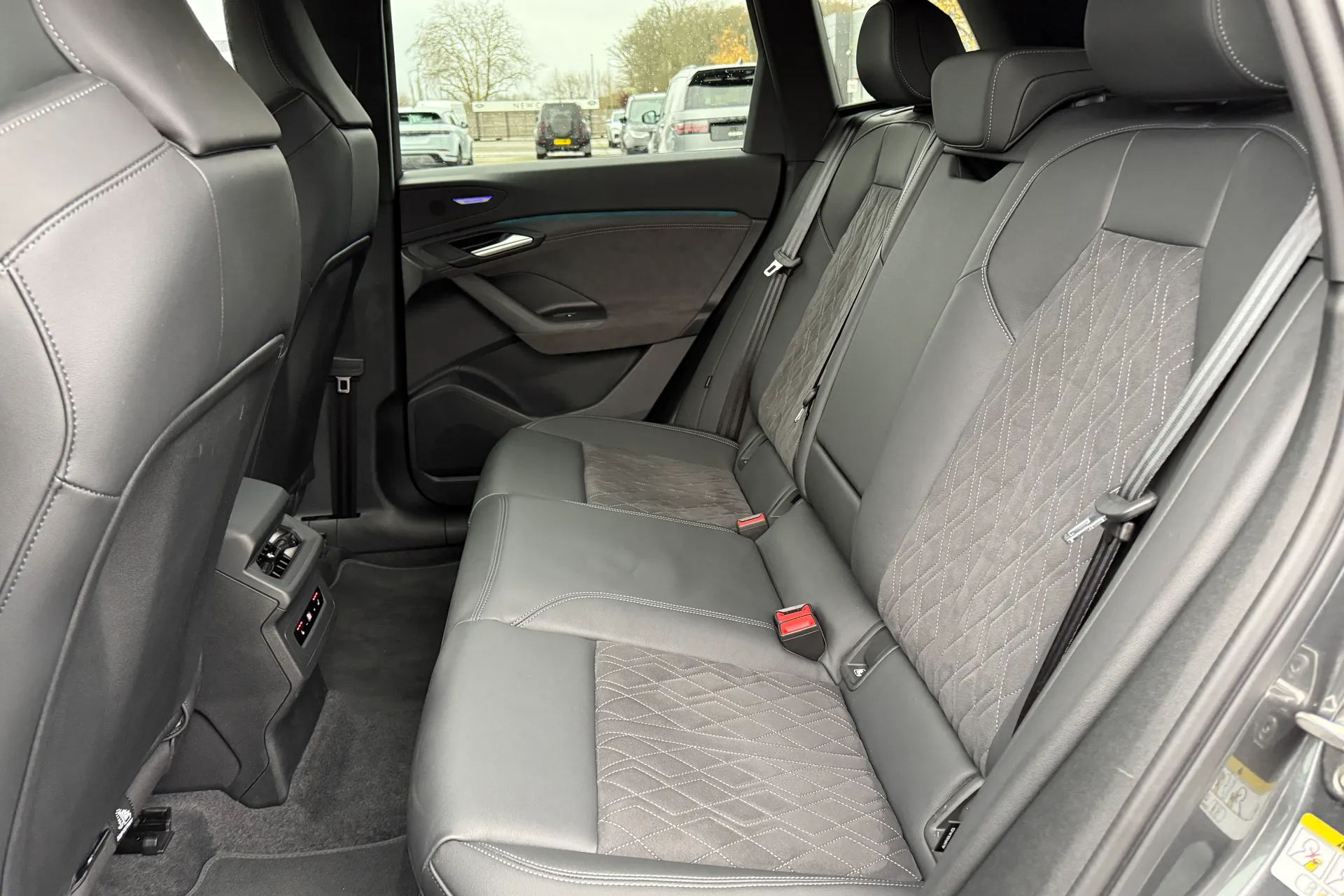 Audi Q6 thumbnail image number 51