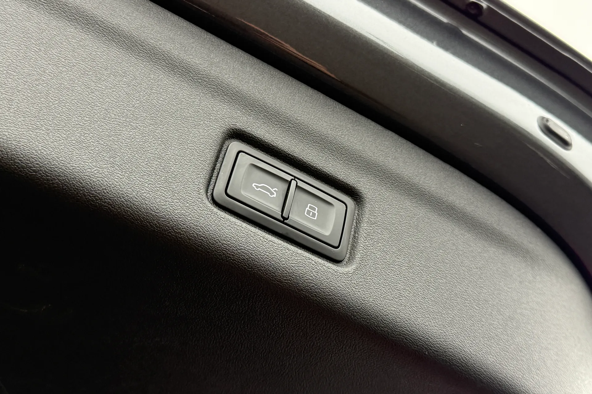 Audi Q6 thumbnail image number 33