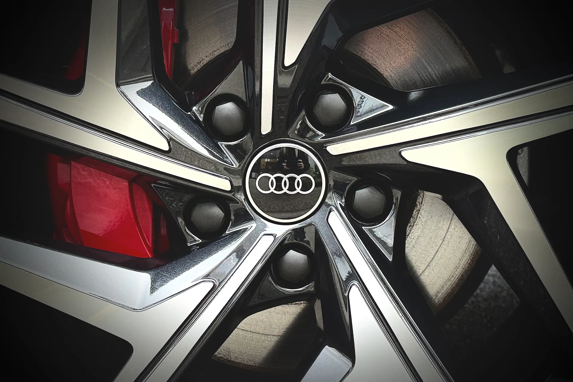 Audi Q6 thumbnail image number 23