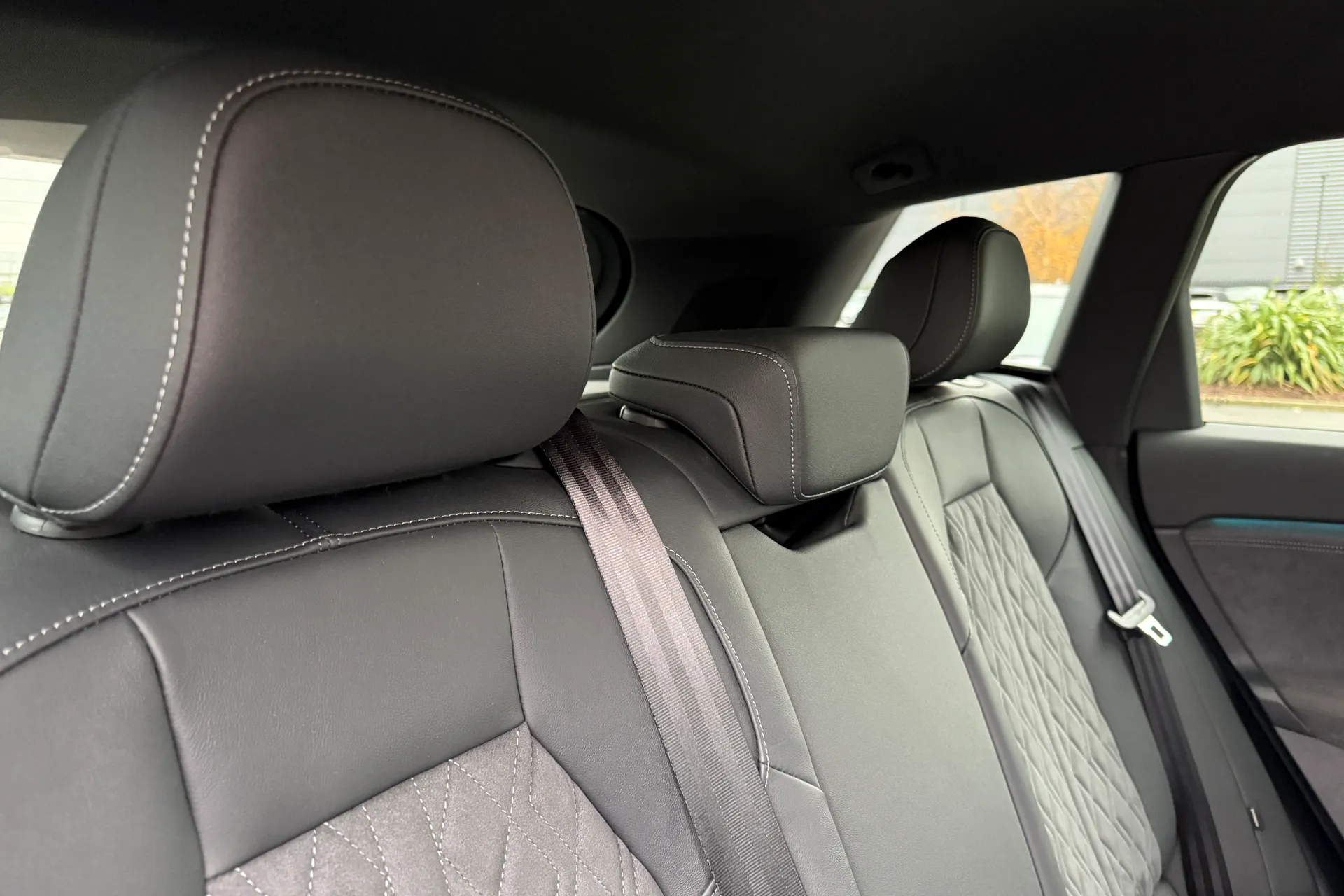 Audi Q6 thumbnail image number 36