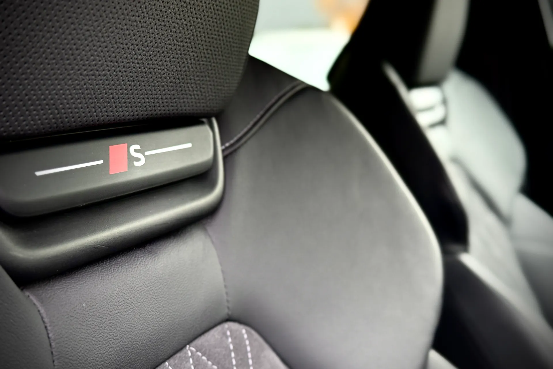 Audi Q6 thumbnail image number 45