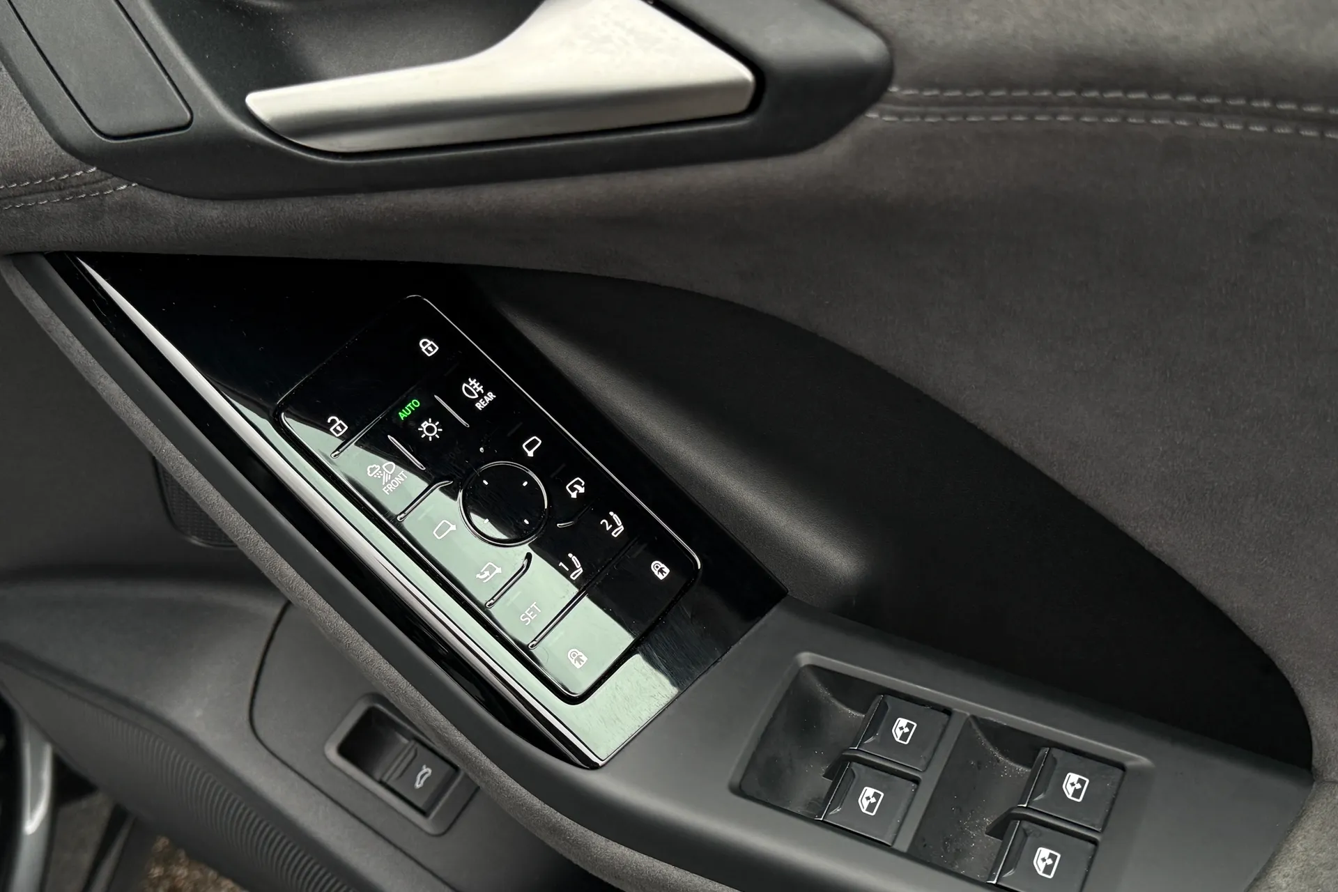 Audi Q6 thumbnail image number 54