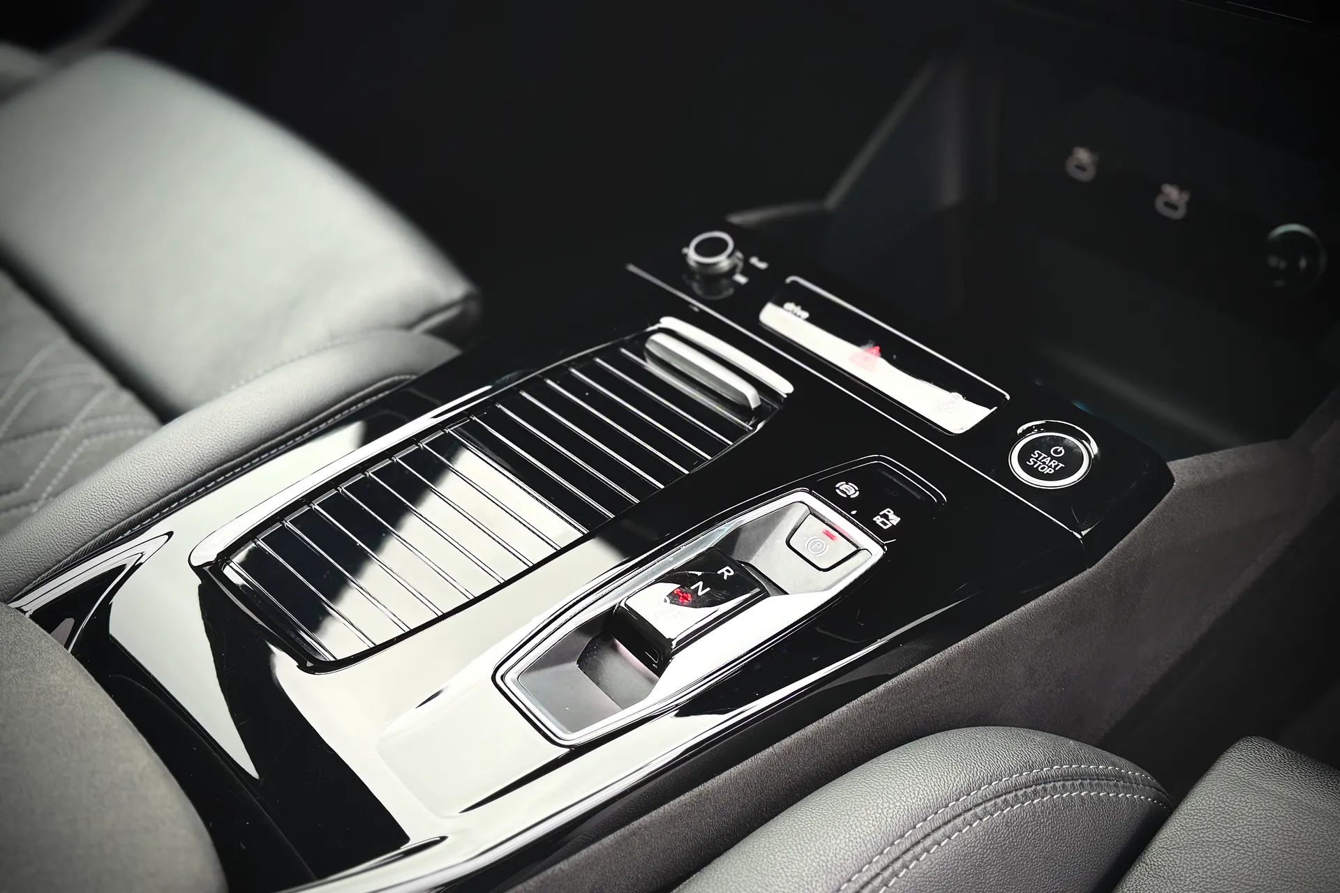 Audi Q6 thumbnail image number 27