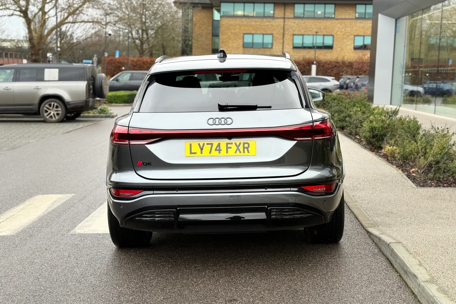 Audi Q6 thumbnail image number 16